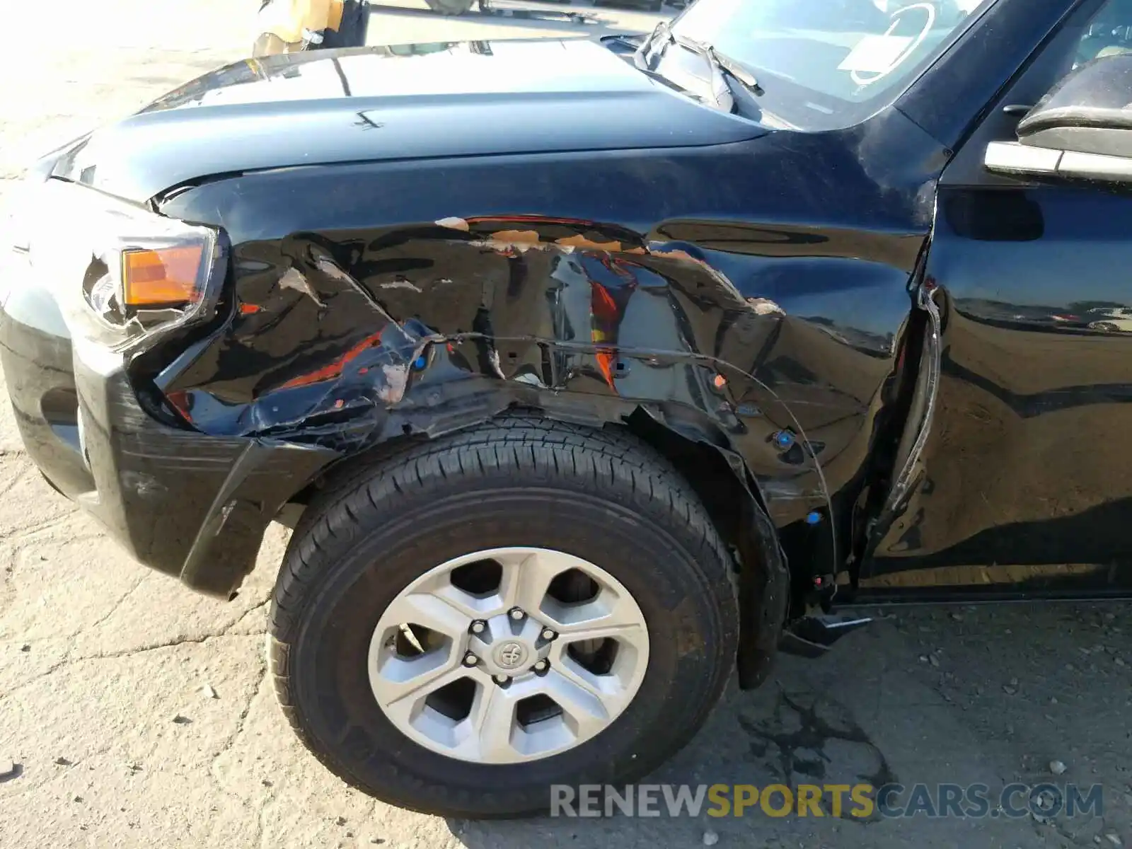 9 Photograph of a damaged car JTEZU5JR0K5197503 TOYOTA 4RUNNER 2019