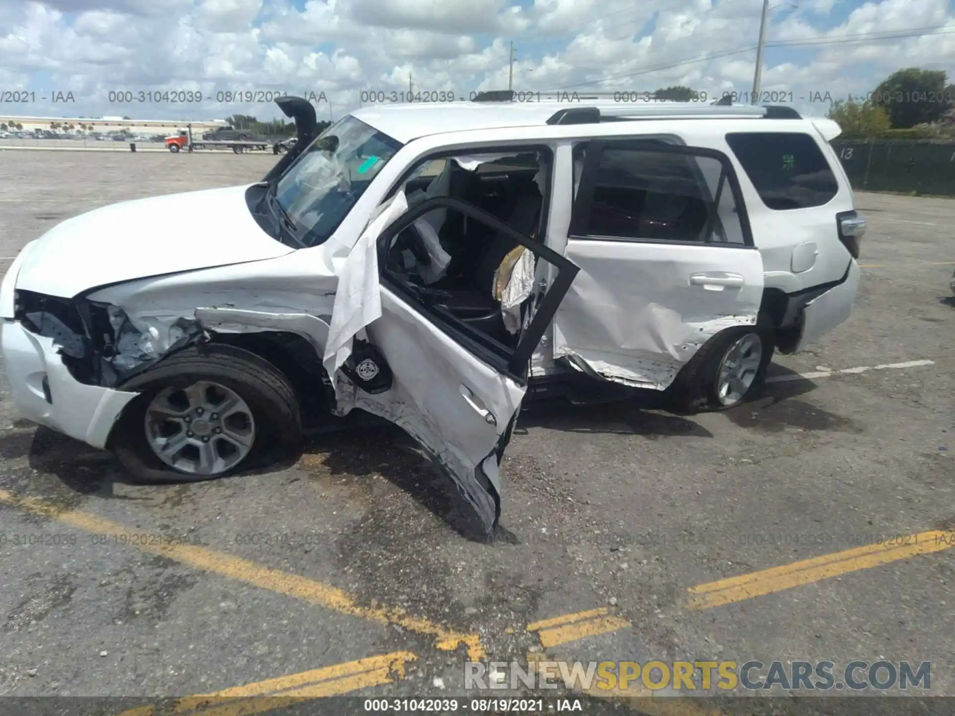 6 Photograph of a damaged car JTEZU5JR0K5198652 TOYOTA 4RUNNER 2019