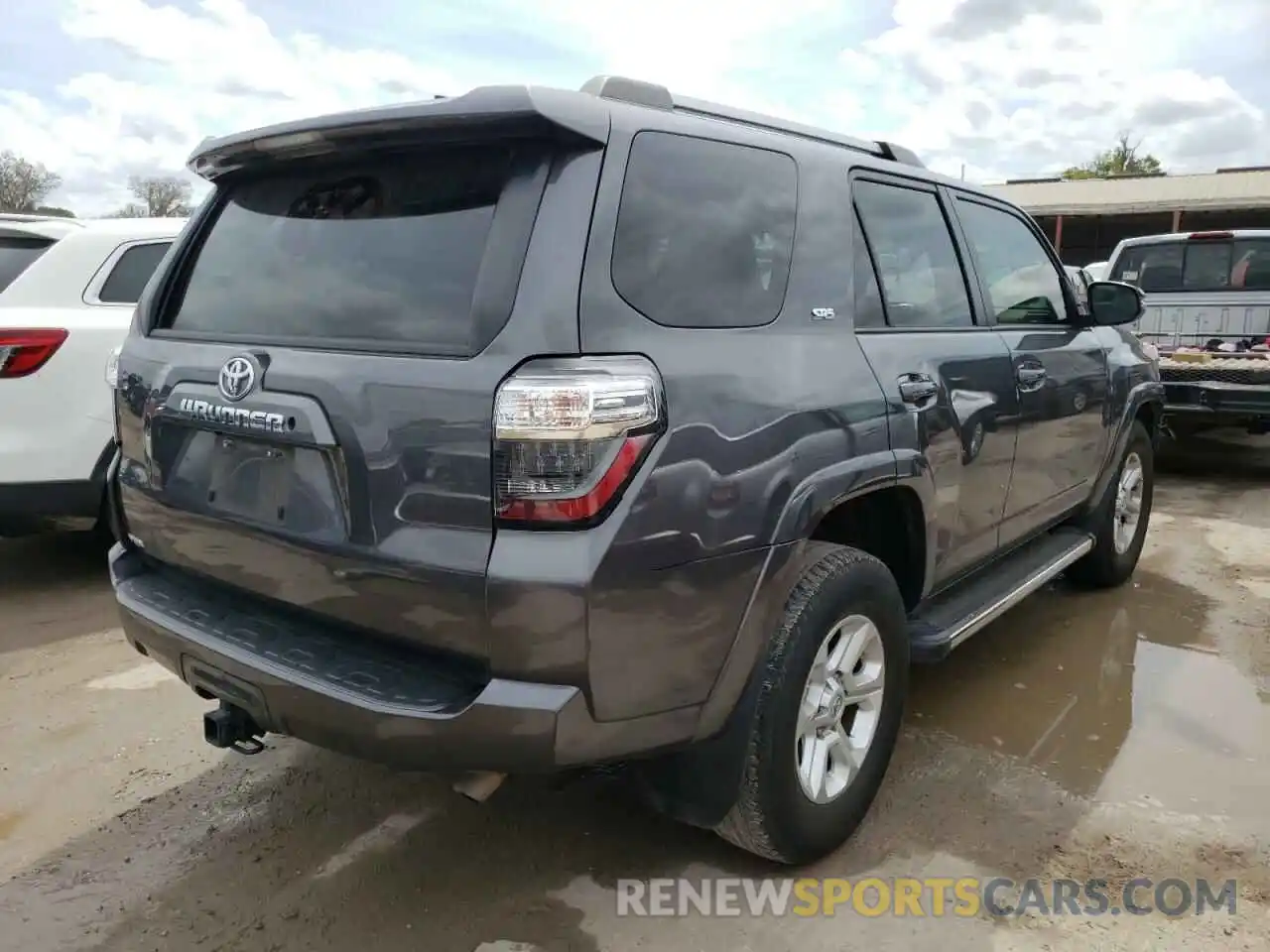 4 Photograph of a damaged car JTEZU5JR0K5198845 TOYOTA 4RUNNER 2019