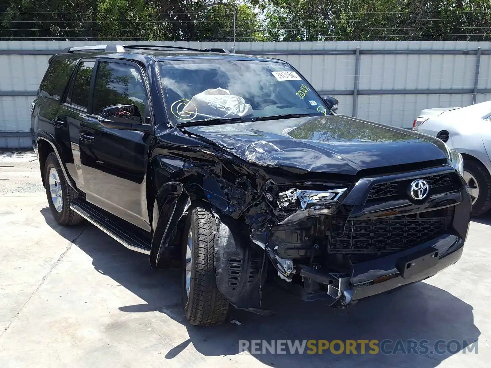 1 Photograph of a damaged car JTEZU5JR0K5200271 TOYOTA 4RUNNER 2019