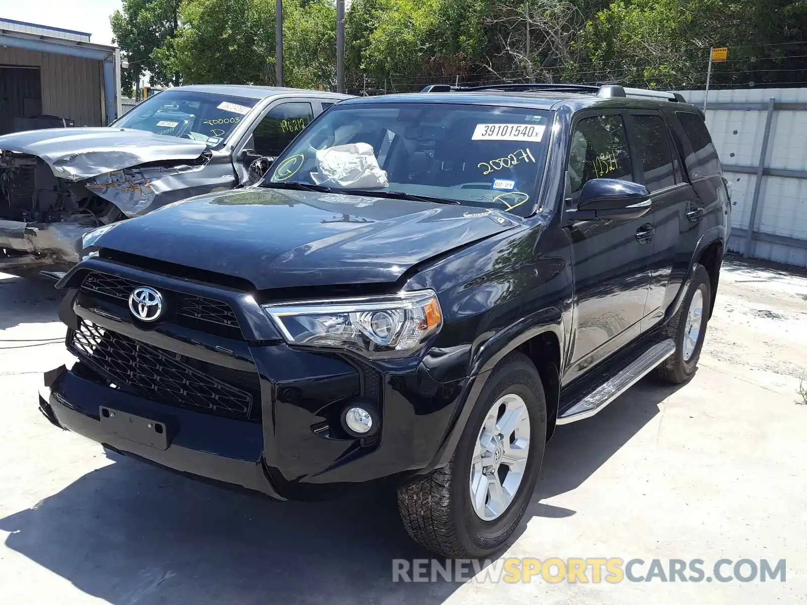 2 Фотография поврежденного автомобиля JTEZU5JR0K5200271 TOYOTA 4RUNNER 2019