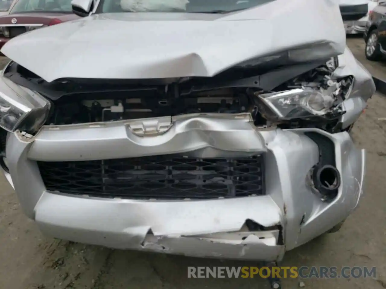 9 Photograph of a damaged car JTEZU5JR0K5202439 TOYOTA 4RUNNER 2019