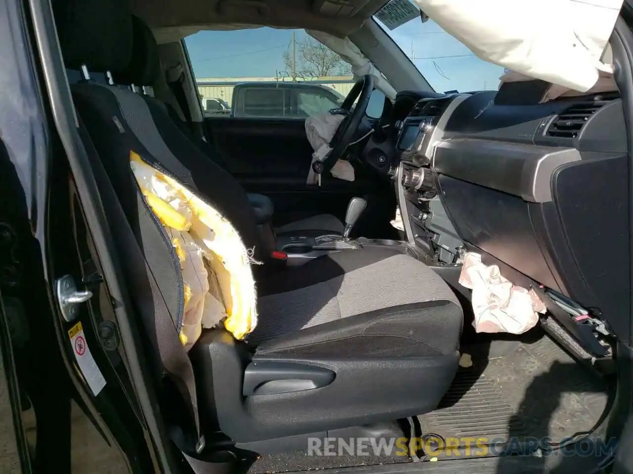 5 Photograph of a damaged car JTEZU5JR0K5203087 TOYOTA 4RUNNER 2019