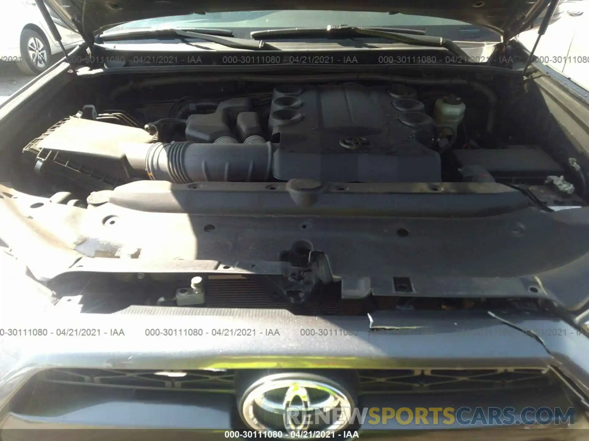 10 Photograph of a damaged car JTEZU5JR0K5204286 TOYOTA 4RUNNER 2019