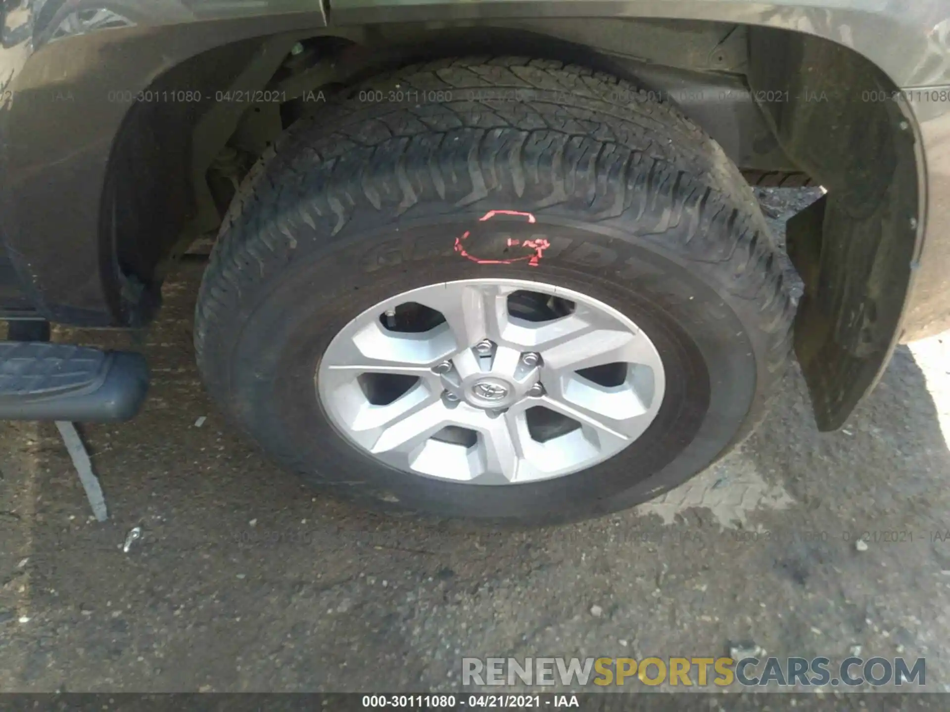 13 Photograph of a damaged car JTEZU5JR0K5204286 TOYOTA 4RUNNER 2019