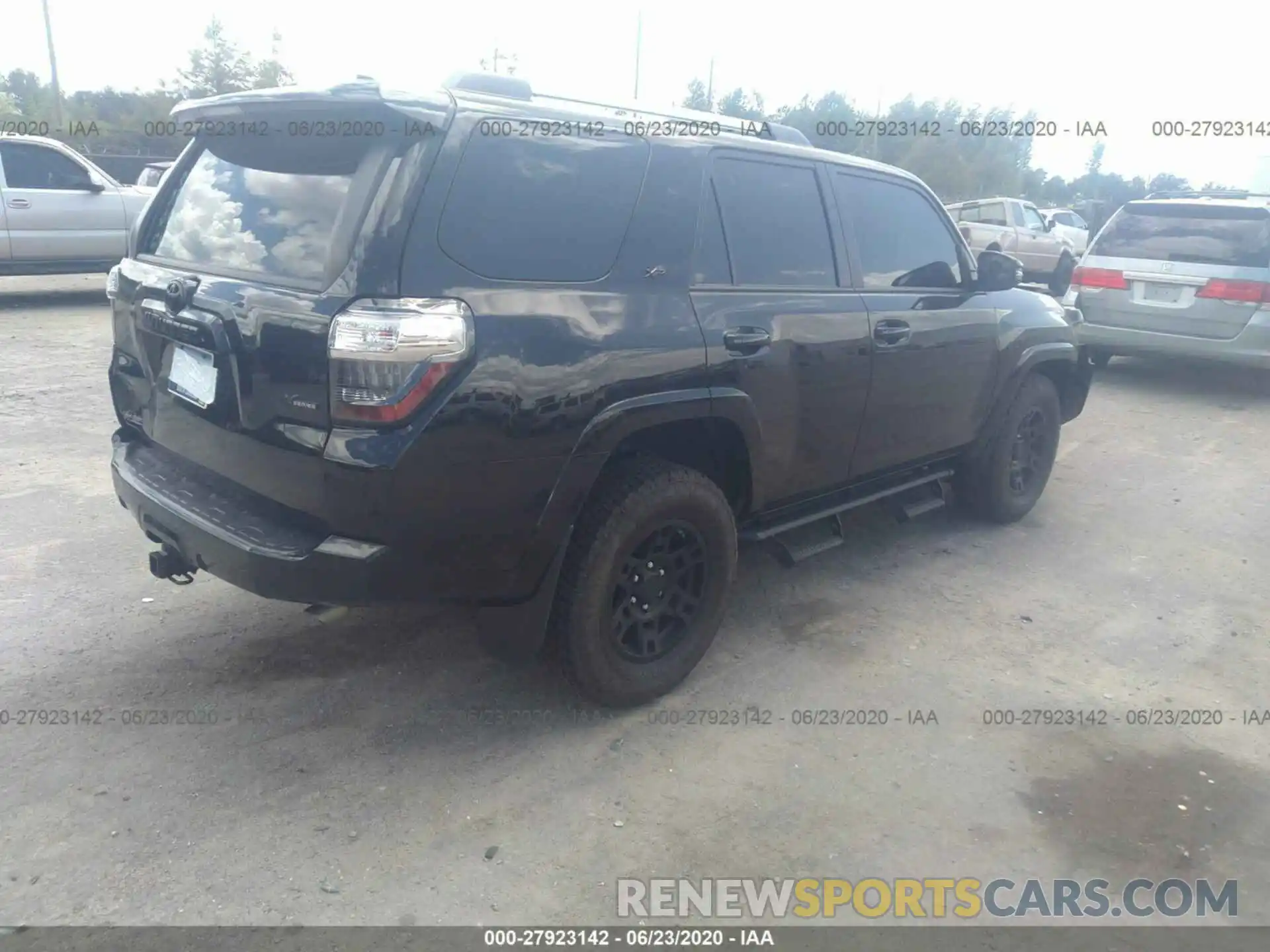 4 Photograph of a damaged car JTEZU5JR0K5204658 TOYOTA 4RUNNER 2019