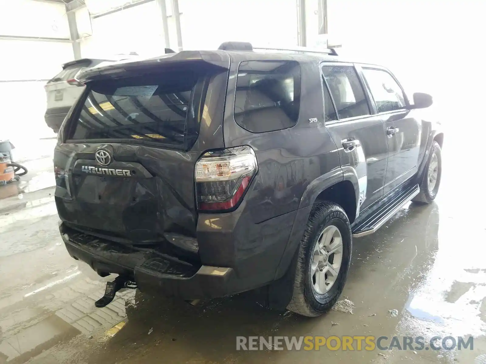 4 Photograph of a damaged car JTEZU5JR0K5207172 TOYOTA 4RUNNER 2019