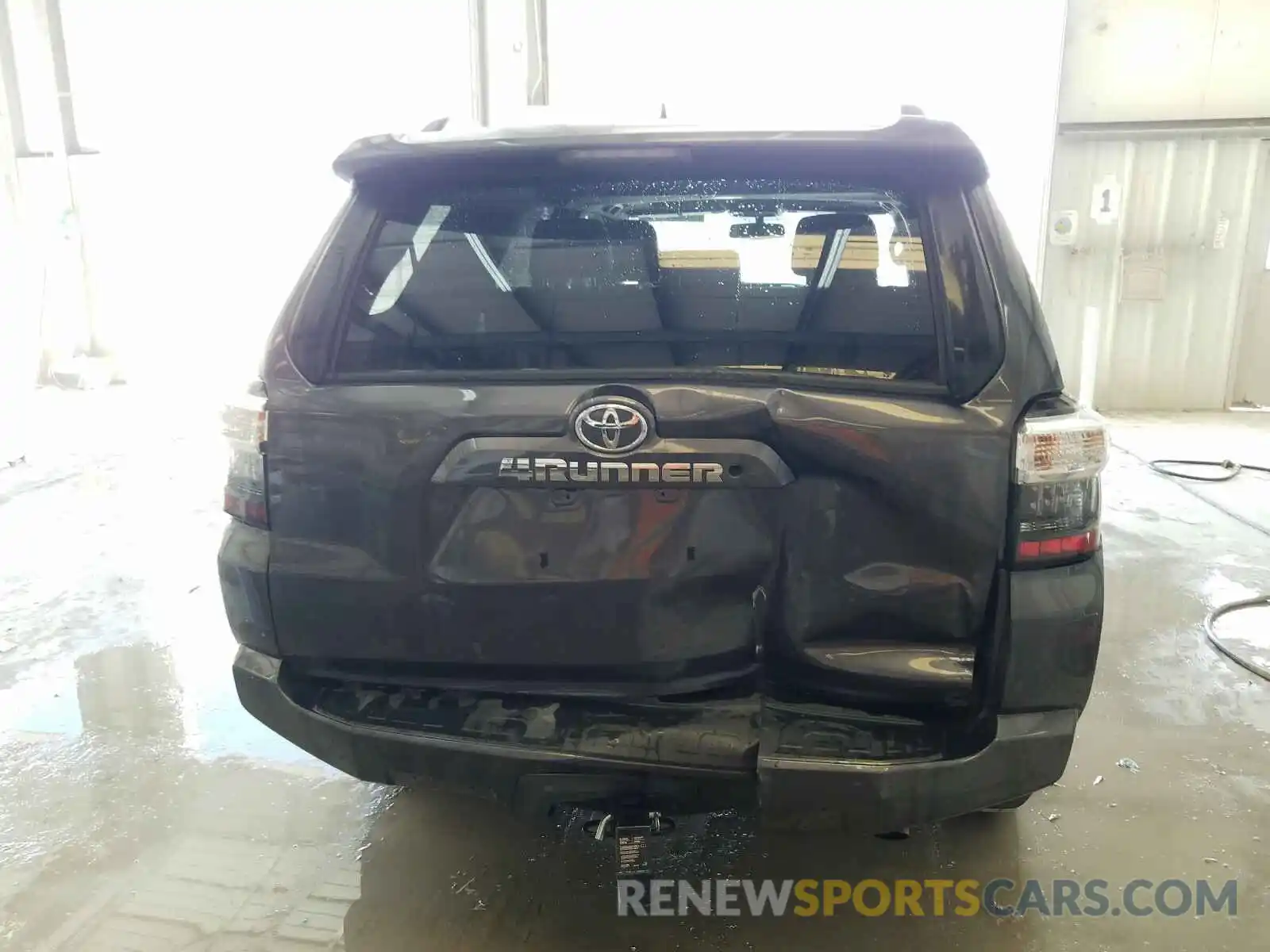 9 Photograph of a damaged car JTEZU5JR0K5207172 TOYOTA 4RUNNER 2019