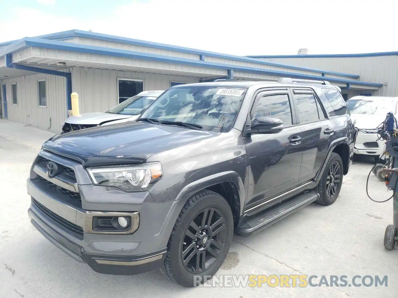 2 Фотография поврежденного автомобиля JTEZU5JR0K5207298 TOYOTA 4RUNNER 2019