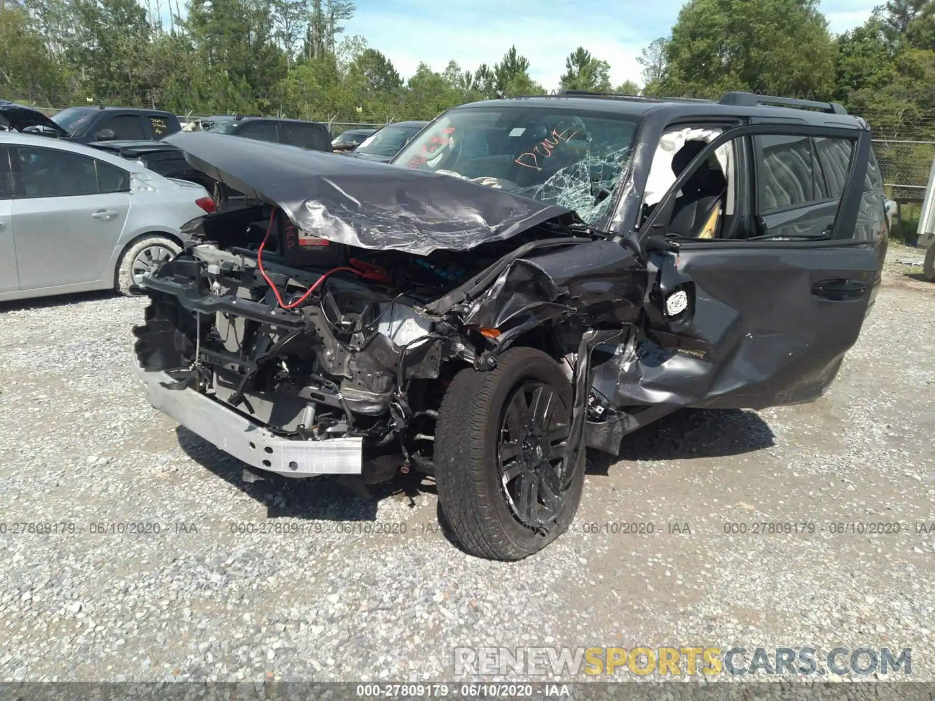 2 Photograph of a damaged car JTEZU5JR0K5208337 TOYOTA 4RUNNER 2019