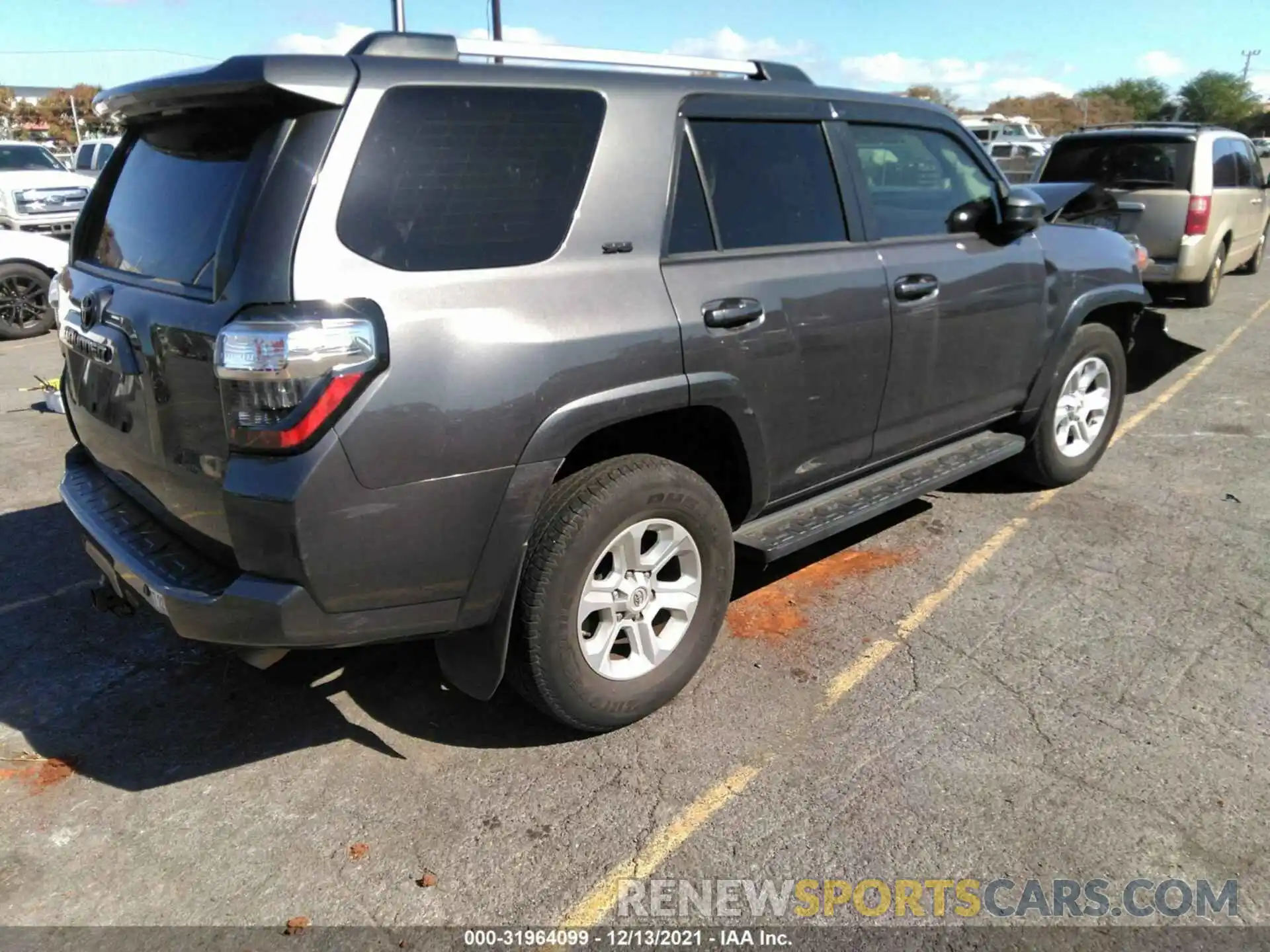 4 Photograph of a damaged car JTEZU5JR0K5210623 TOYOTA 4RUNNER 2019