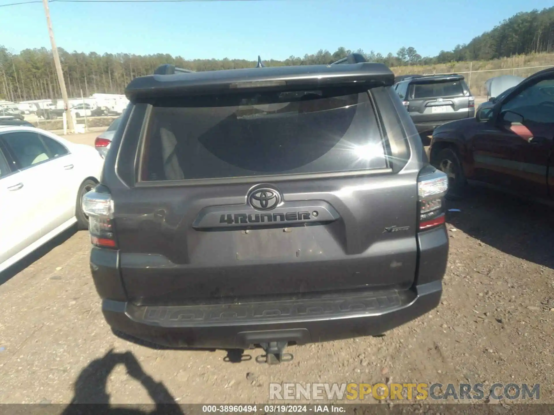 16 Photograph of a damaged car JTEZU5JR0K5211237 TOYOTA 4RUNNER 2019