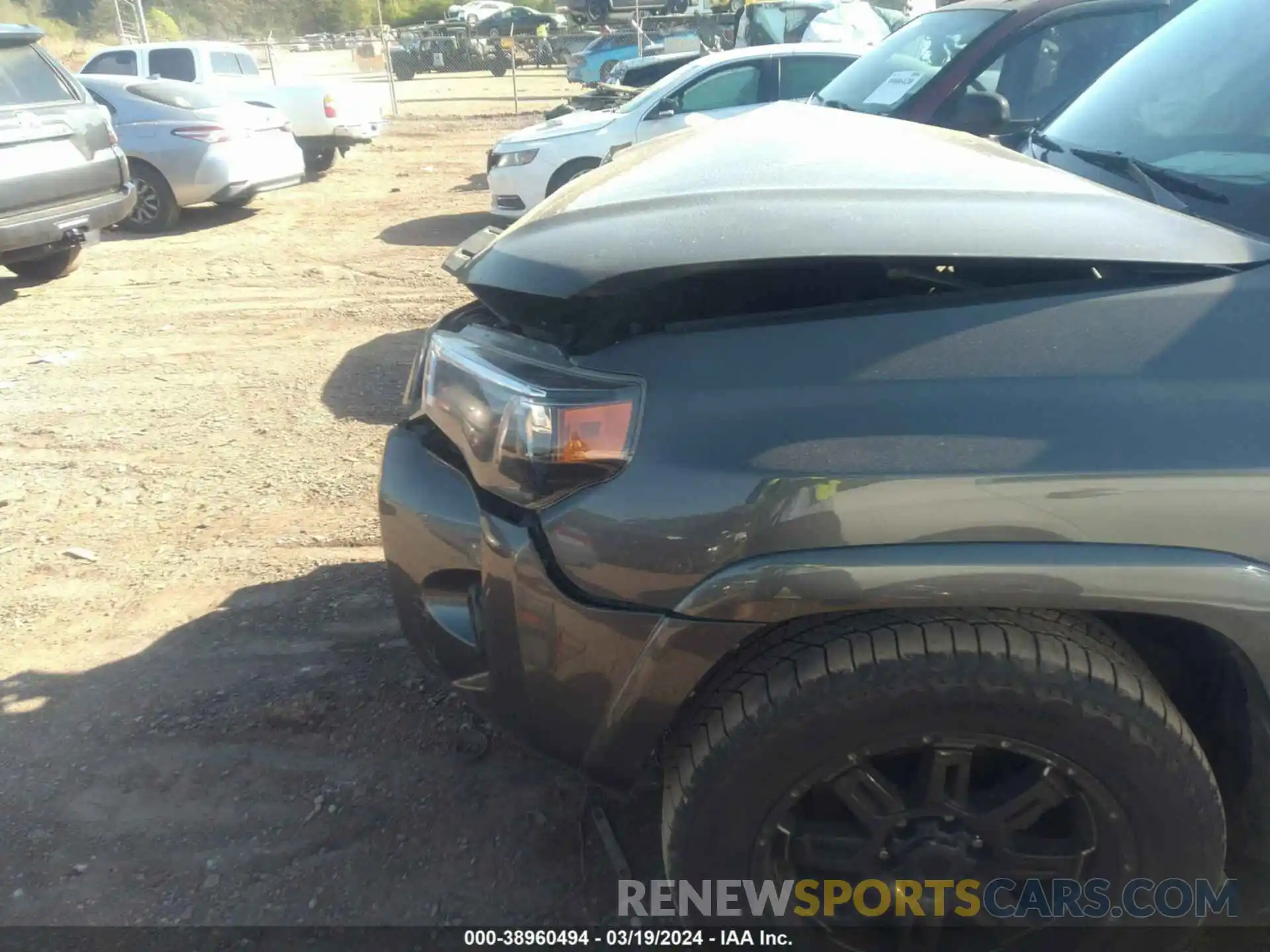 17 Photograph of a damaged car JTEZU5JR0K5211237 TOYOTA 4RUNNER 2019