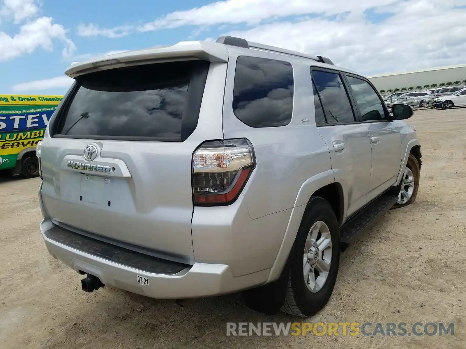 4 Photograph of a damaged car JTEZU5JR0K5211495 TOYOTA 4RUNNER 2019