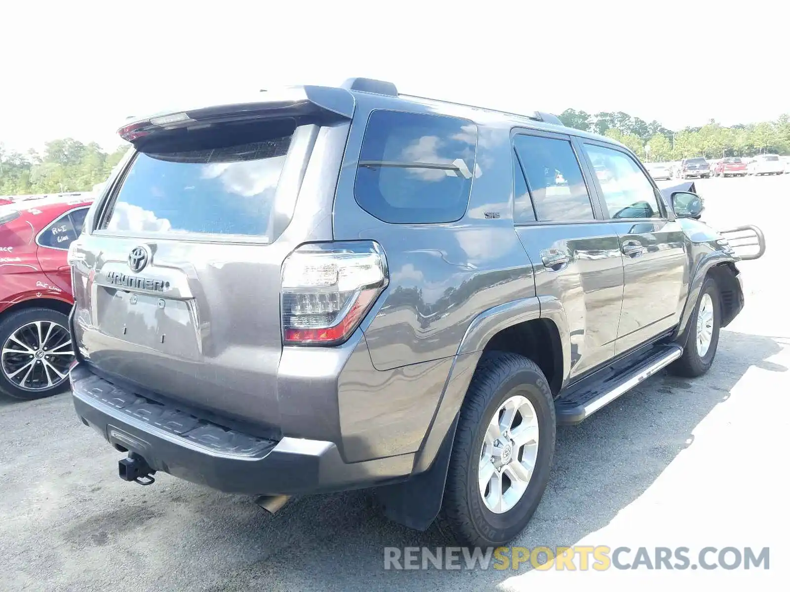 4 Photograph of a damaged car JTEZU5JR0K5212954 TOYOTA 4RUNNER 2019