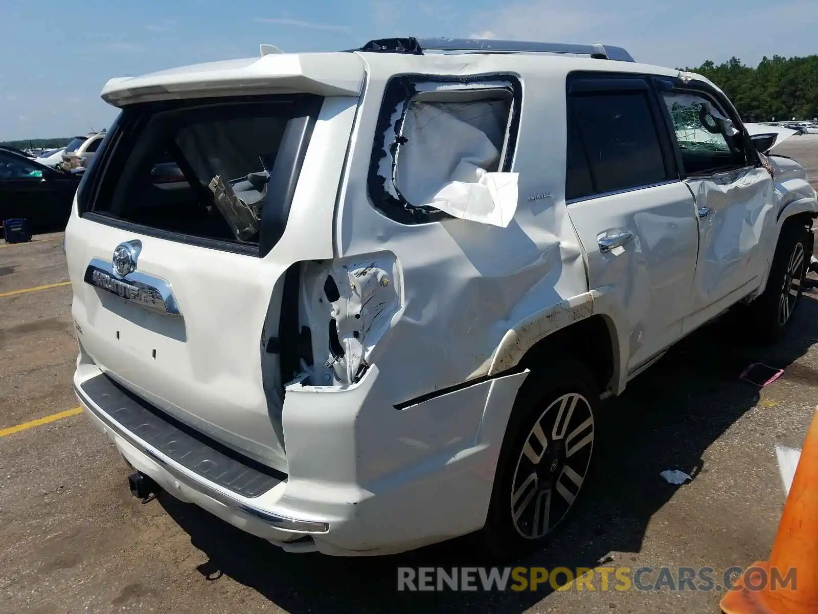 4 Photograph of a damaged car JTEZU5JR0K5213036 TOYOTA 4RUNNER 2019