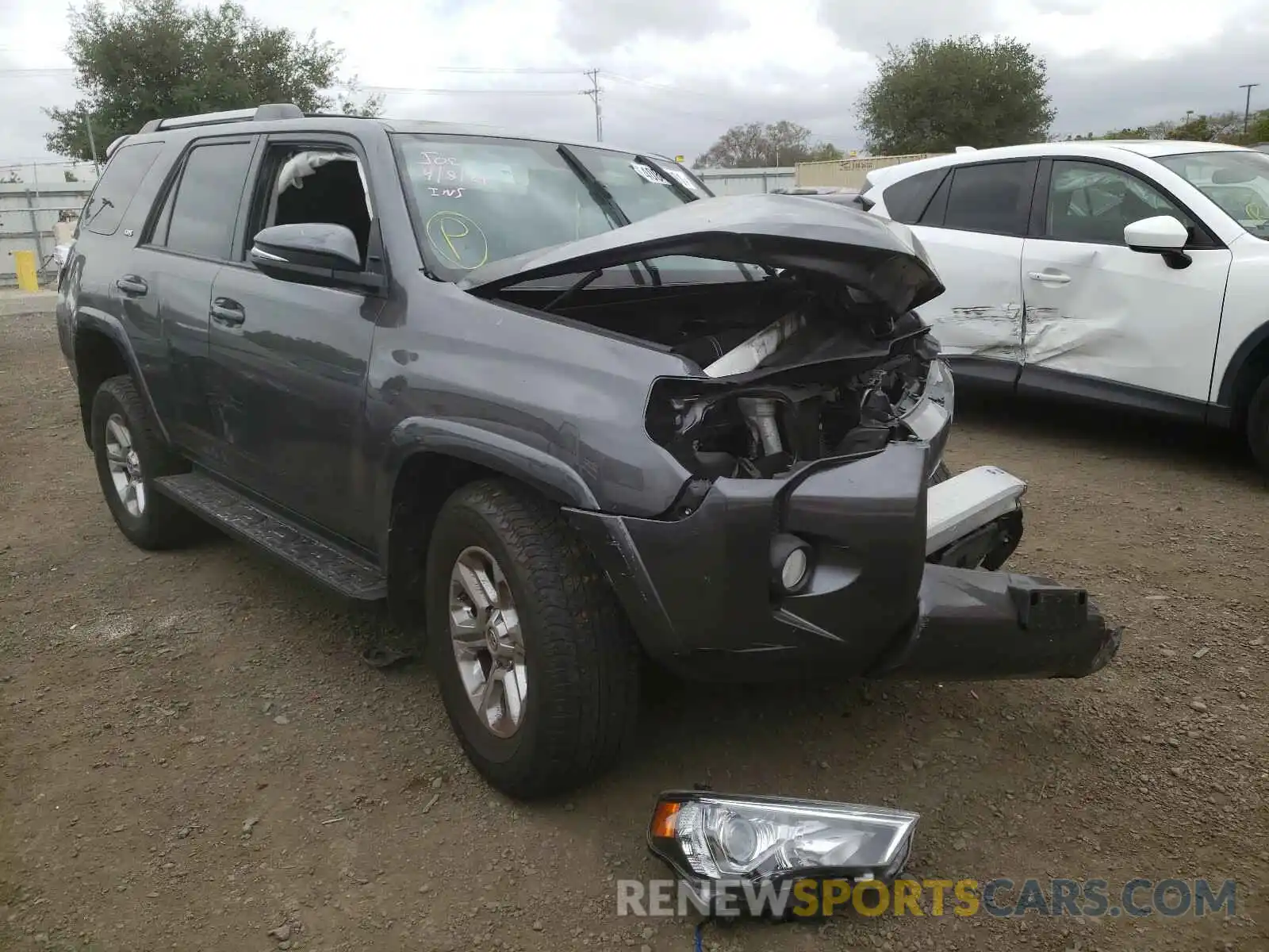 1 Photograph of a damaged car JTEZU5JR1K5195419 TOYOTA 4RUNNER 2019