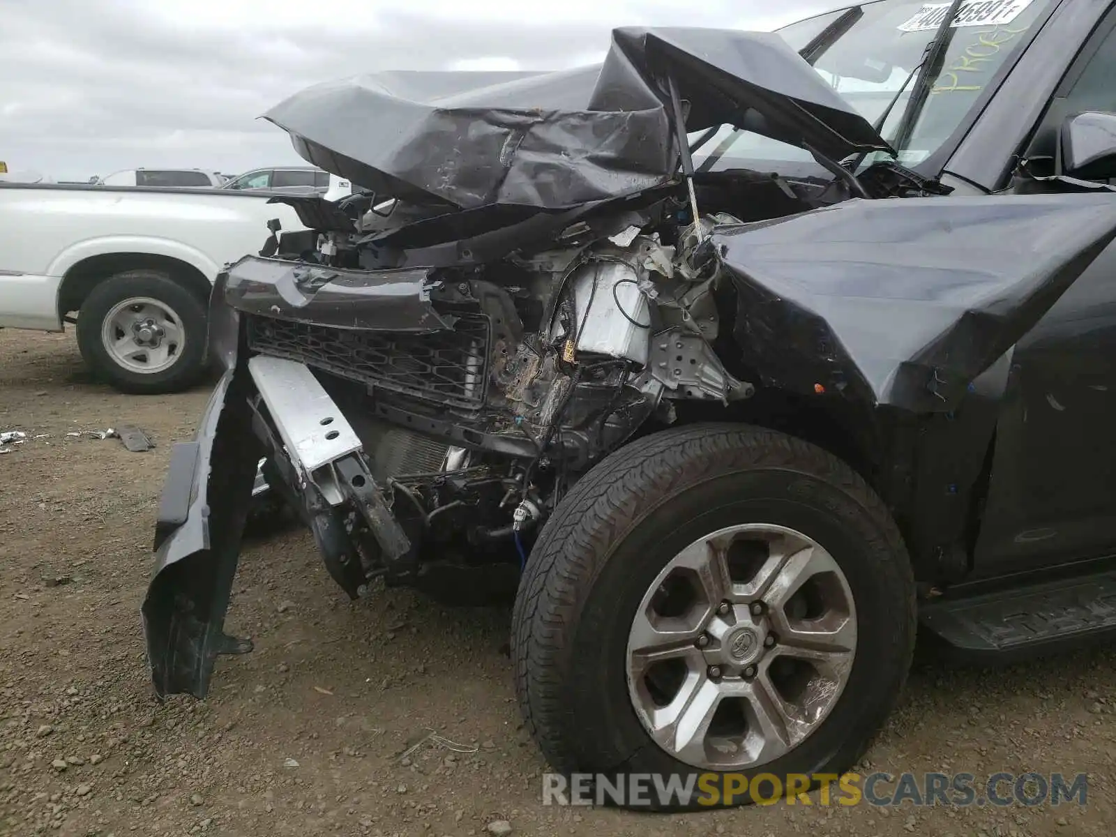 9 Photograph of a damaged car JTEZU5JR1K5195419 TOYOTA 4RUNNER 2019