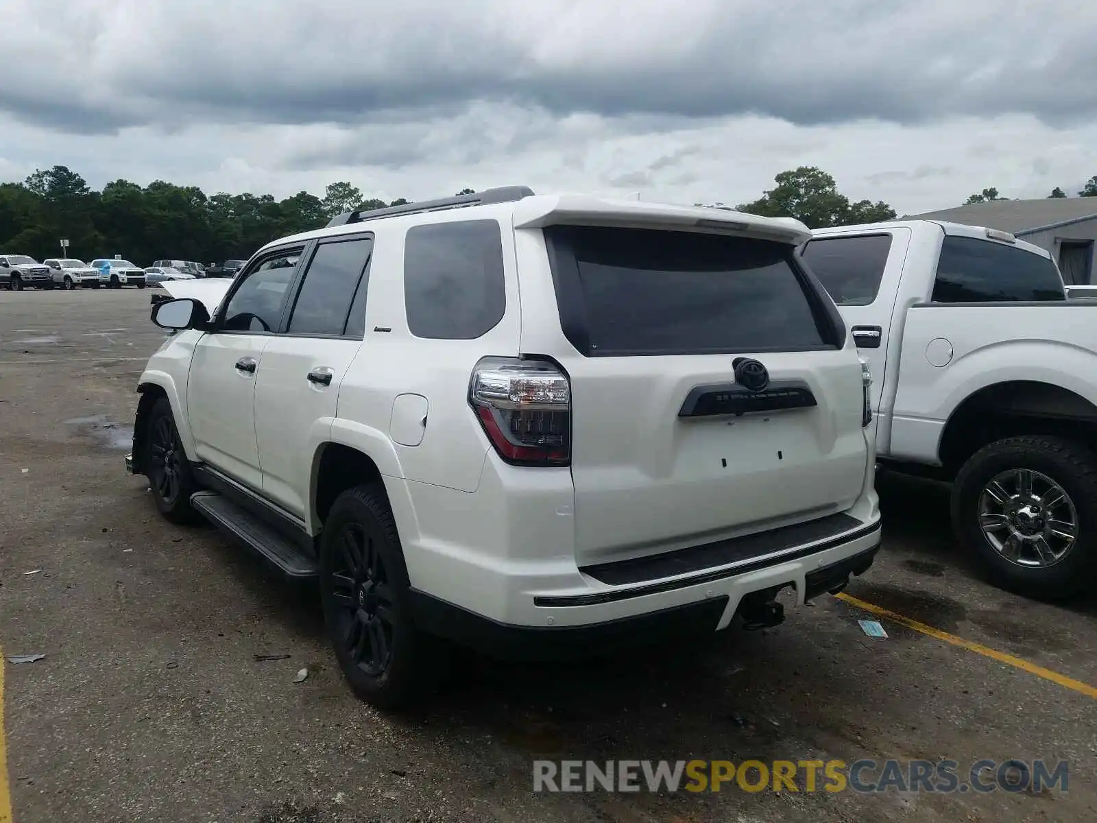 3 Photograph of a damaged car JTEZU5JR1K5195565 TOYOTA 4RUNNER 2019