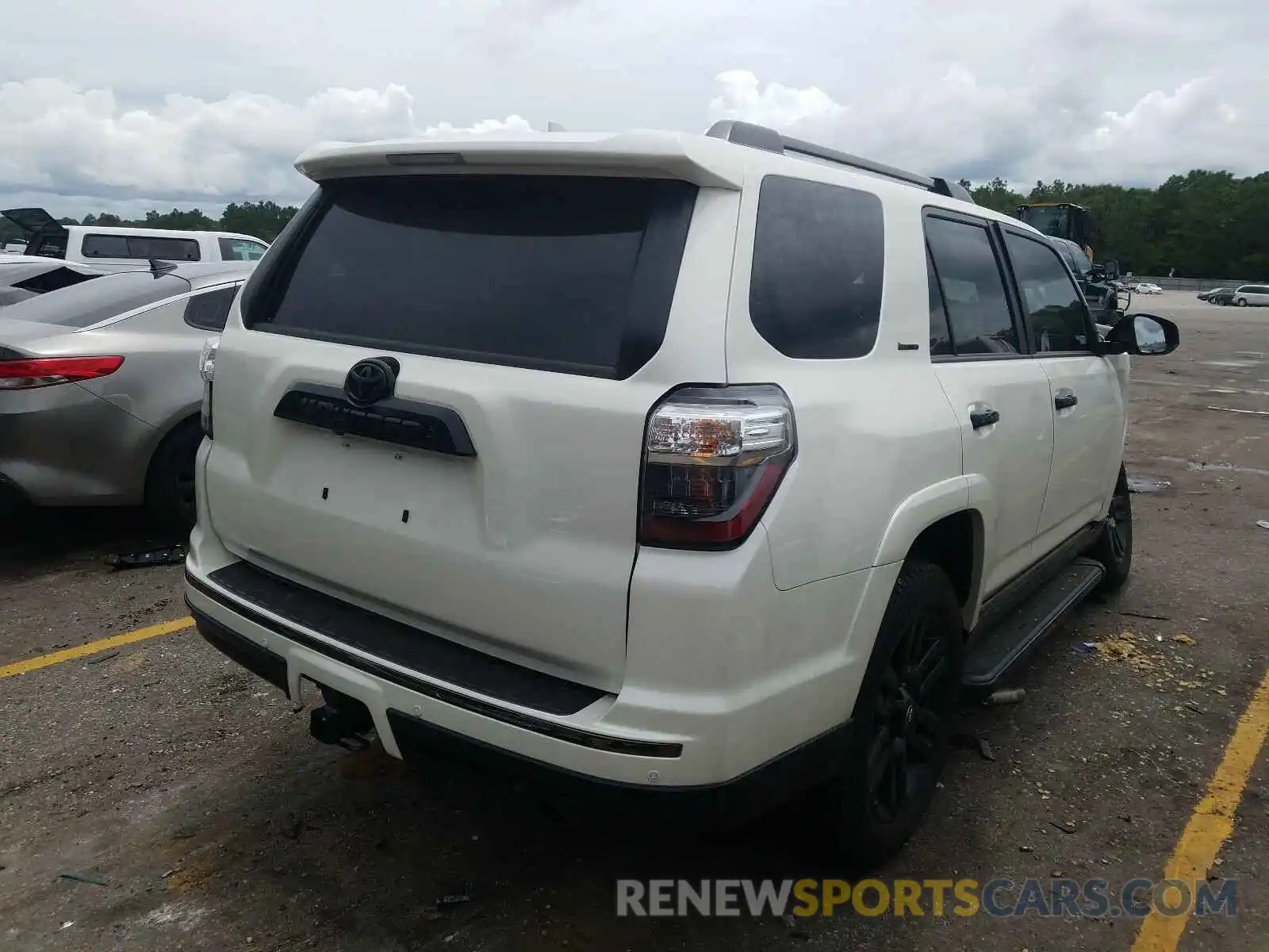 4 Photograph of a damaged car JTEZU5JR1K5195565 TOYOTA 4RUNNER 2019