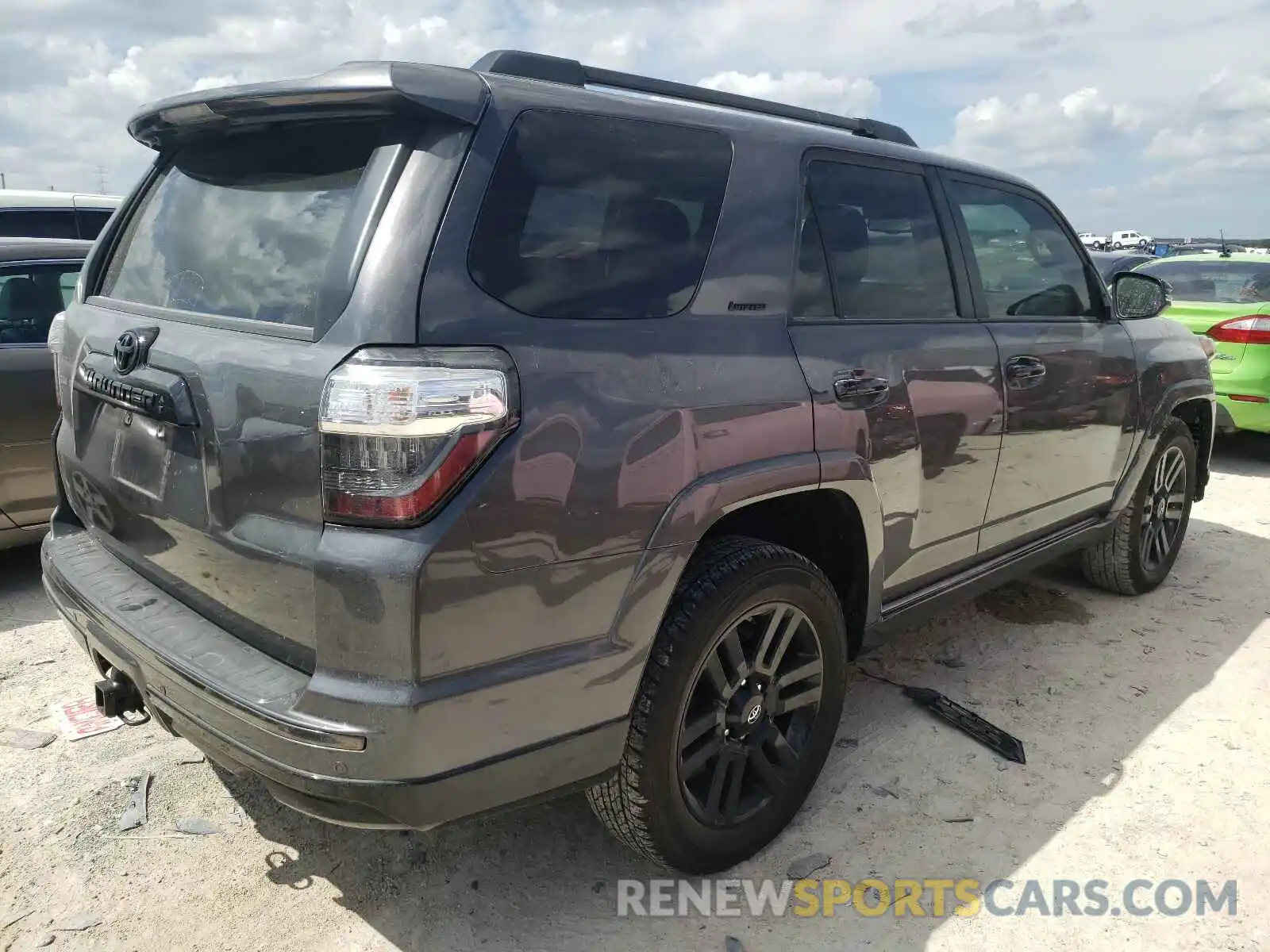 4 Photograph of a damaged car JTEZU5JR1K5198658 TOYOTA 4RUNNER 2019