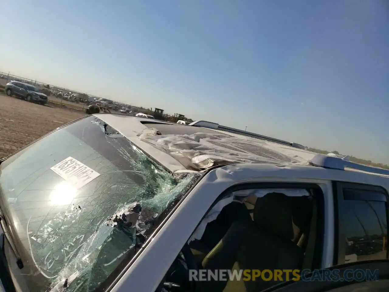 9 Photograph of a damaged car JTEZU5JR1K5199437 TOYOTA 4RUNNER 2019