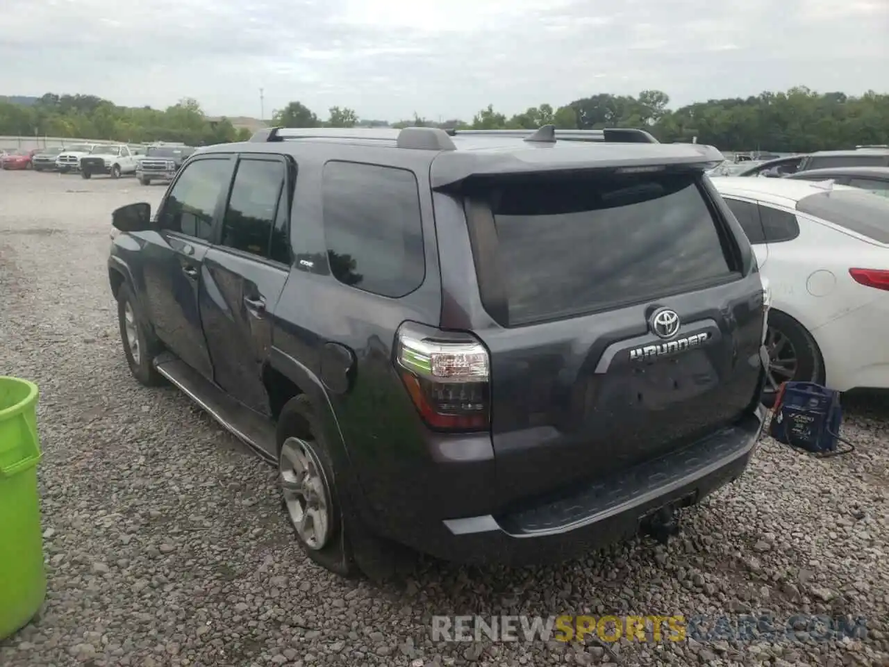 3 Photograph of a damaged car JTEZU5JR1K5200425 TOYOTA 4RUNNER 2019