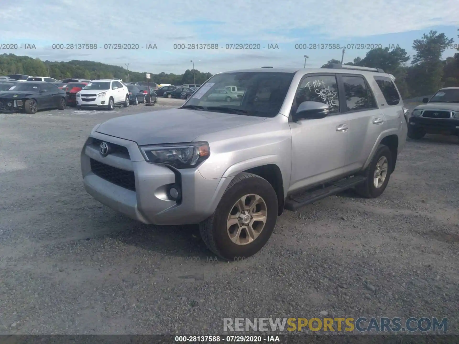 2 Photograph of a damaged car JTEZU5JR1K5200909 TOYOTA 4RUNNER 2019