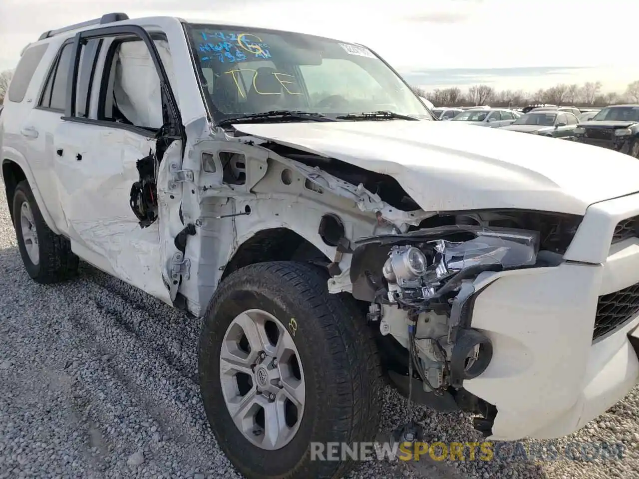 9 Photograph of a damaged car JTEZU5JR1K5204071 TOYOTA 4RUNNER 2019