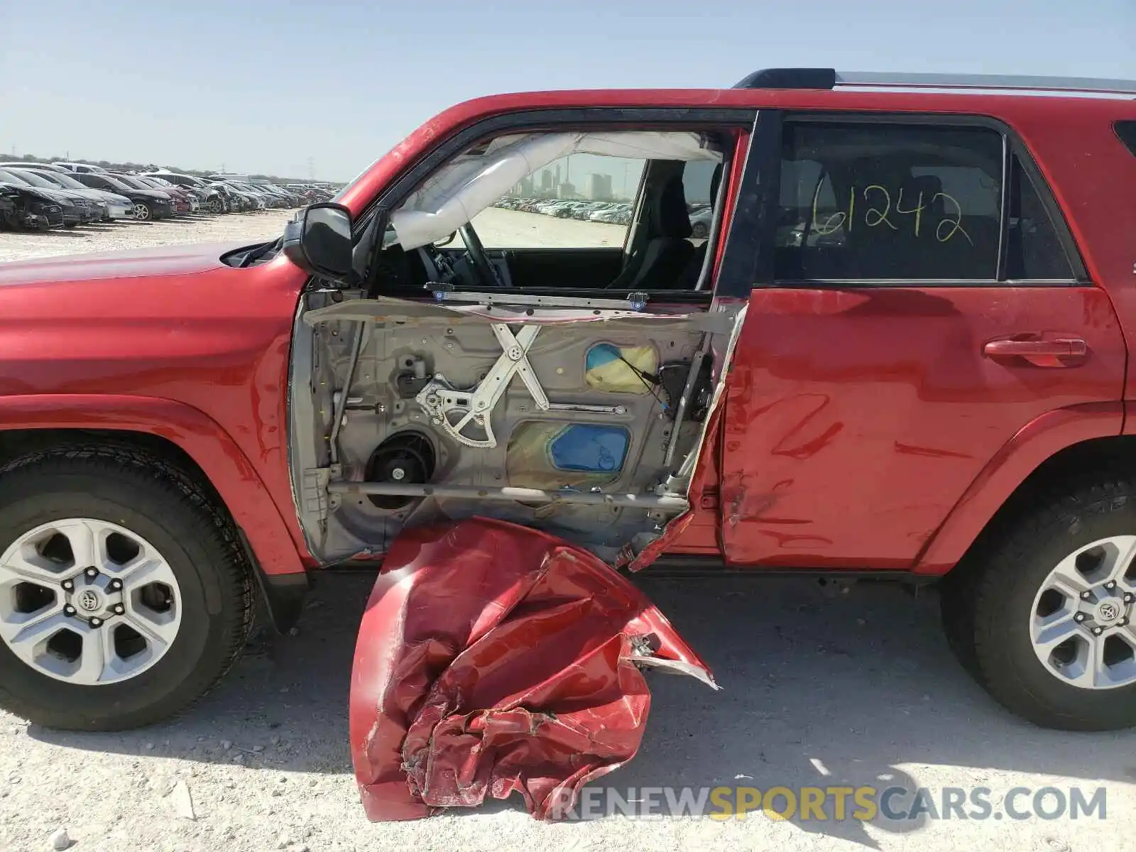 9 Photograph of a damaged car JTEZU5JR1K5205009 TOYOTA 4RUNNER 2019