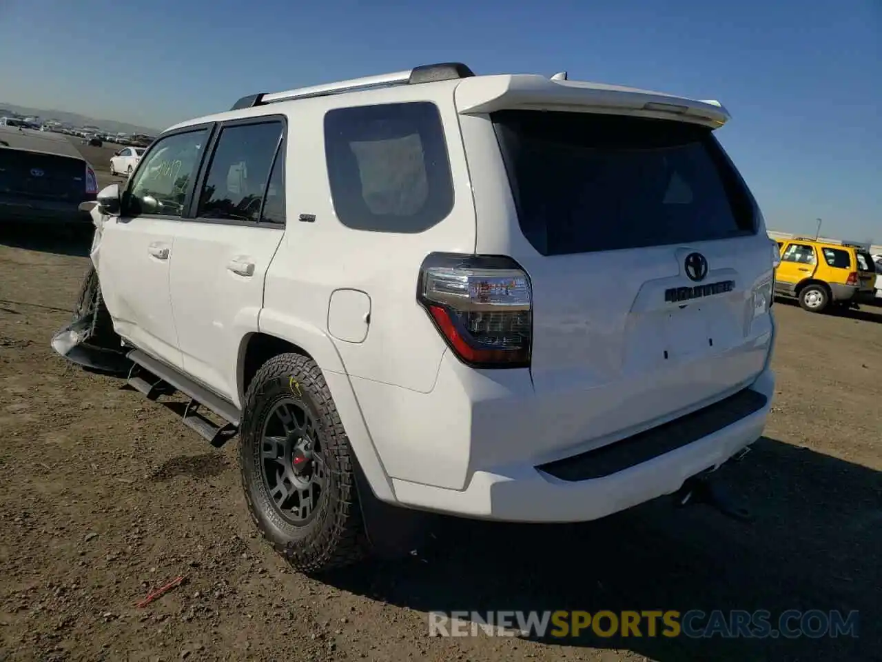 3 Photograph of a damaged car JTEZU5JR1K5205625 TOYOTA 4RUNNER 2019