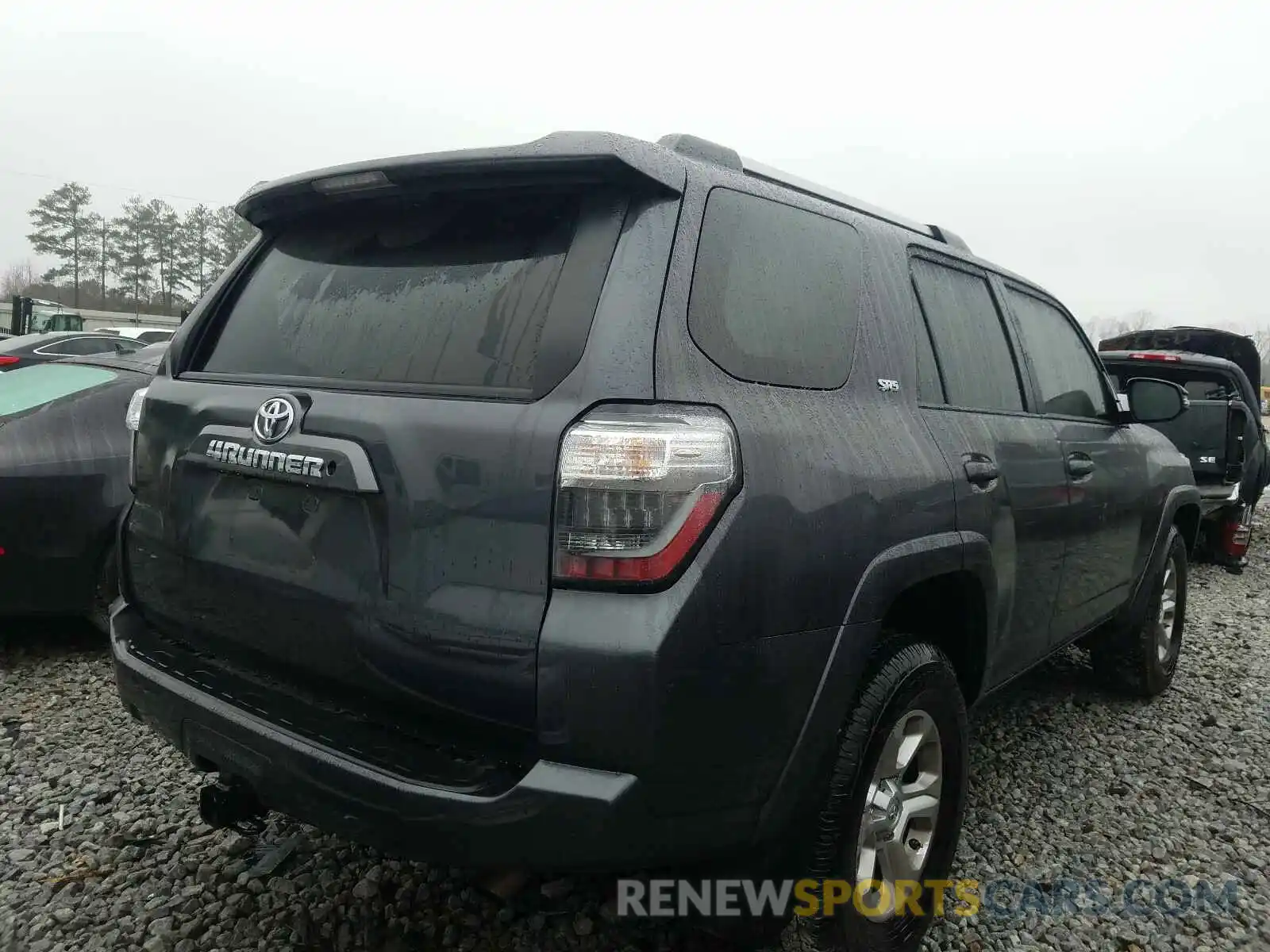 4 Photograph of a damaged car JTEZU5JR1K5207598 TOYOTA 4RUNNER 2019