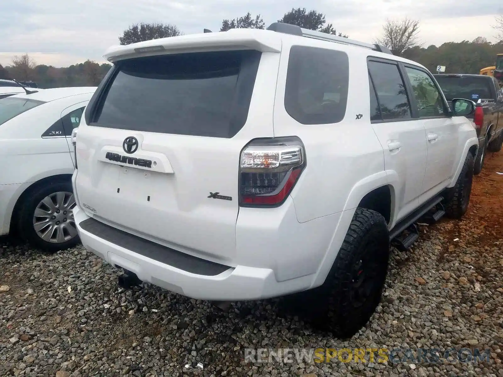 4 Photograph of a damaged car JTEZU5JR1K5208928 TOYOTA 4RUNNER 2019