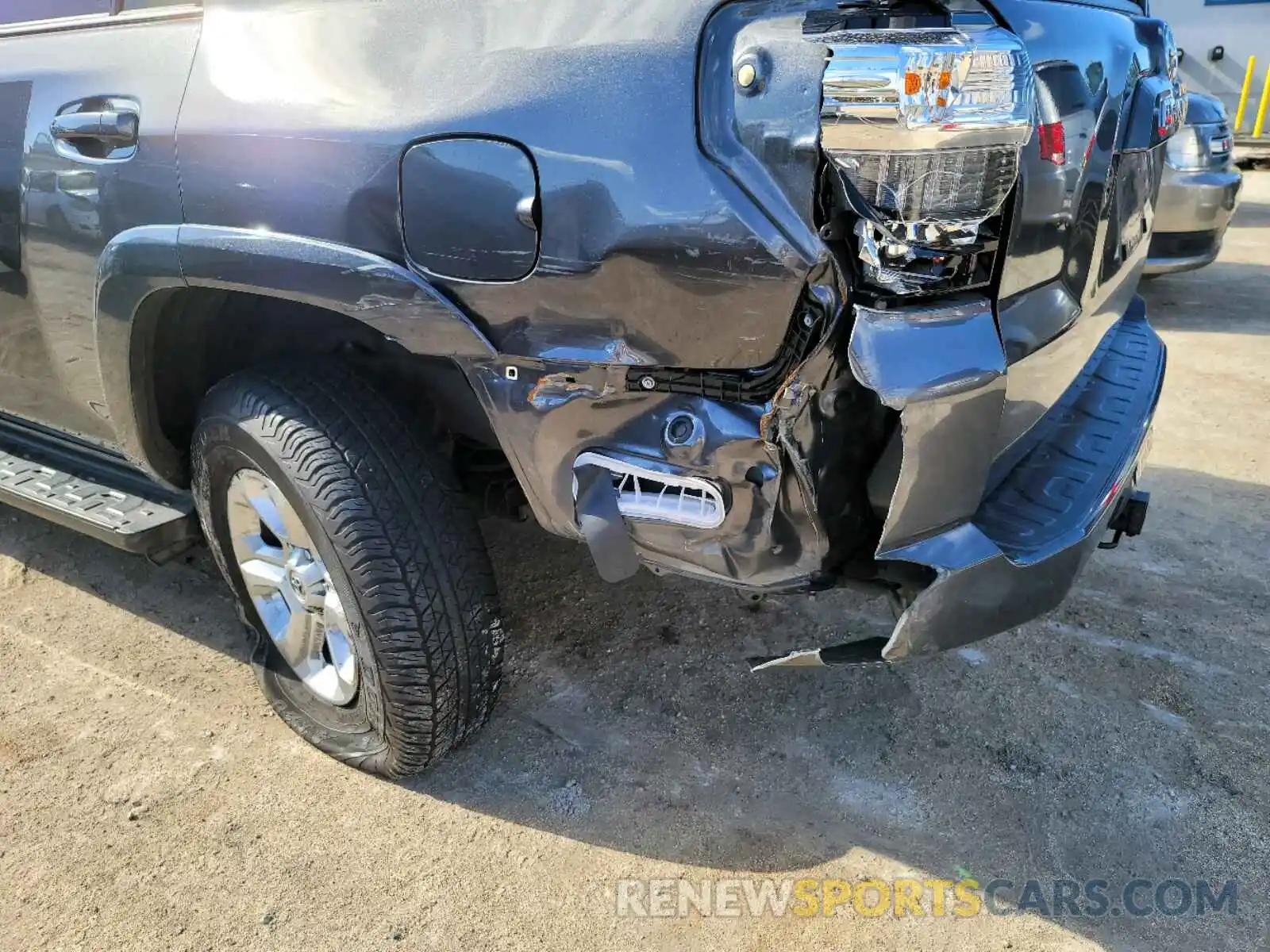 9 Photograph of a damaged car JTEZU5JR1K5212039 TOYOTA 4RUNNER 2019