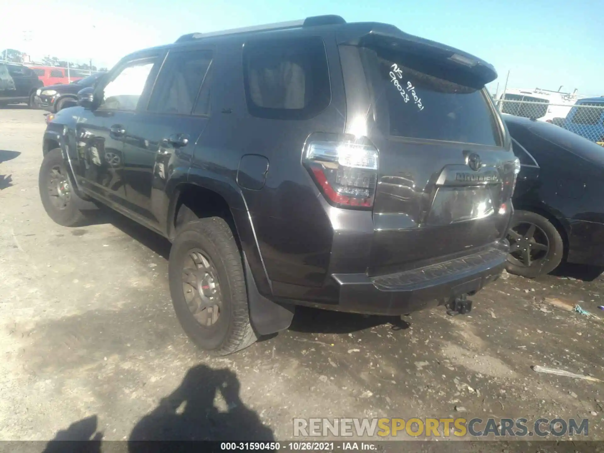 3 Photograph of a damaged car JTEZU5JR1K5212784 TOYOTA 4RUNNER 2019