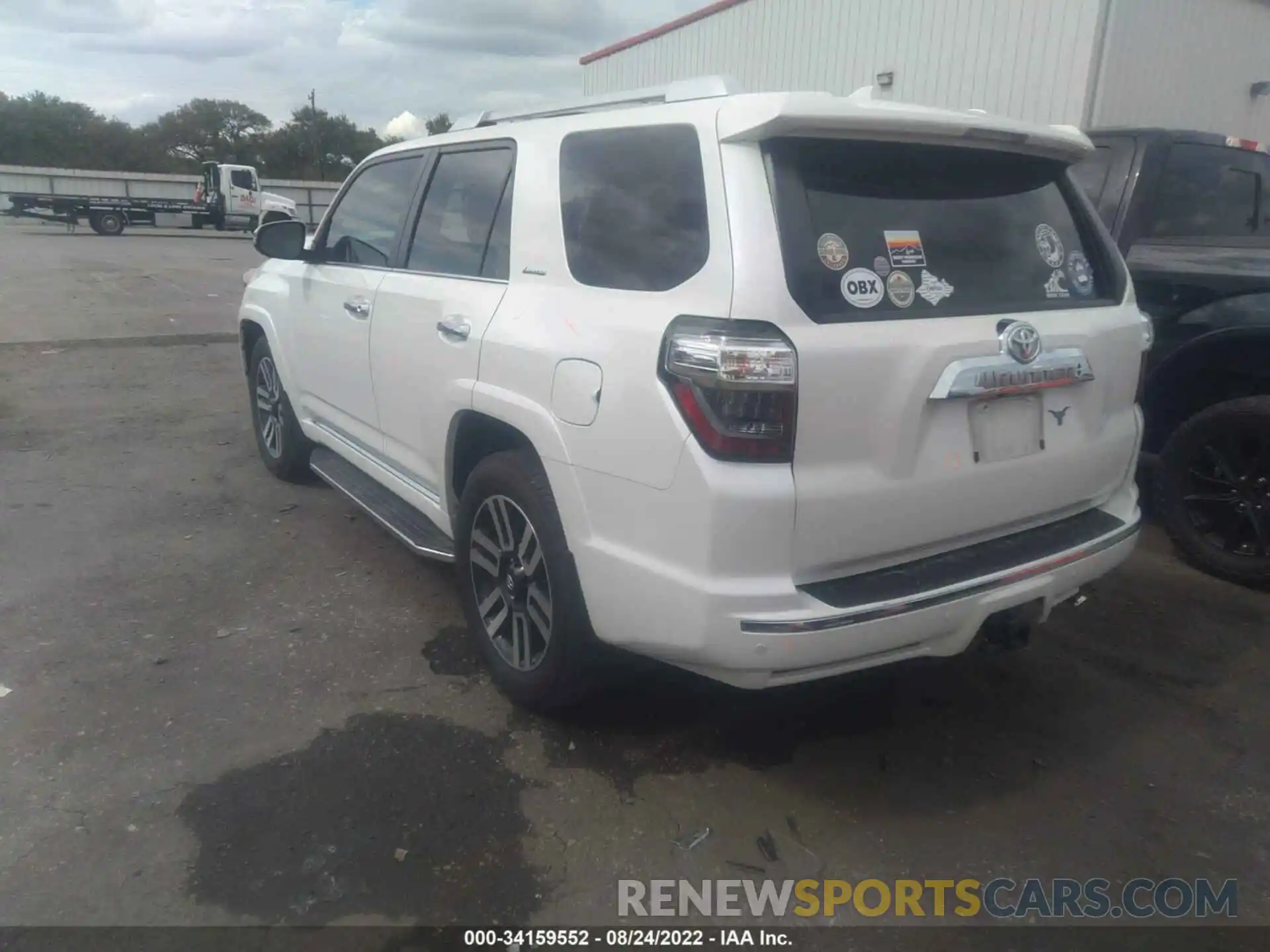 3 Photograph of a damaged car JTEZU5JR2K5192657 TOYOTA 4RUNNER 2019