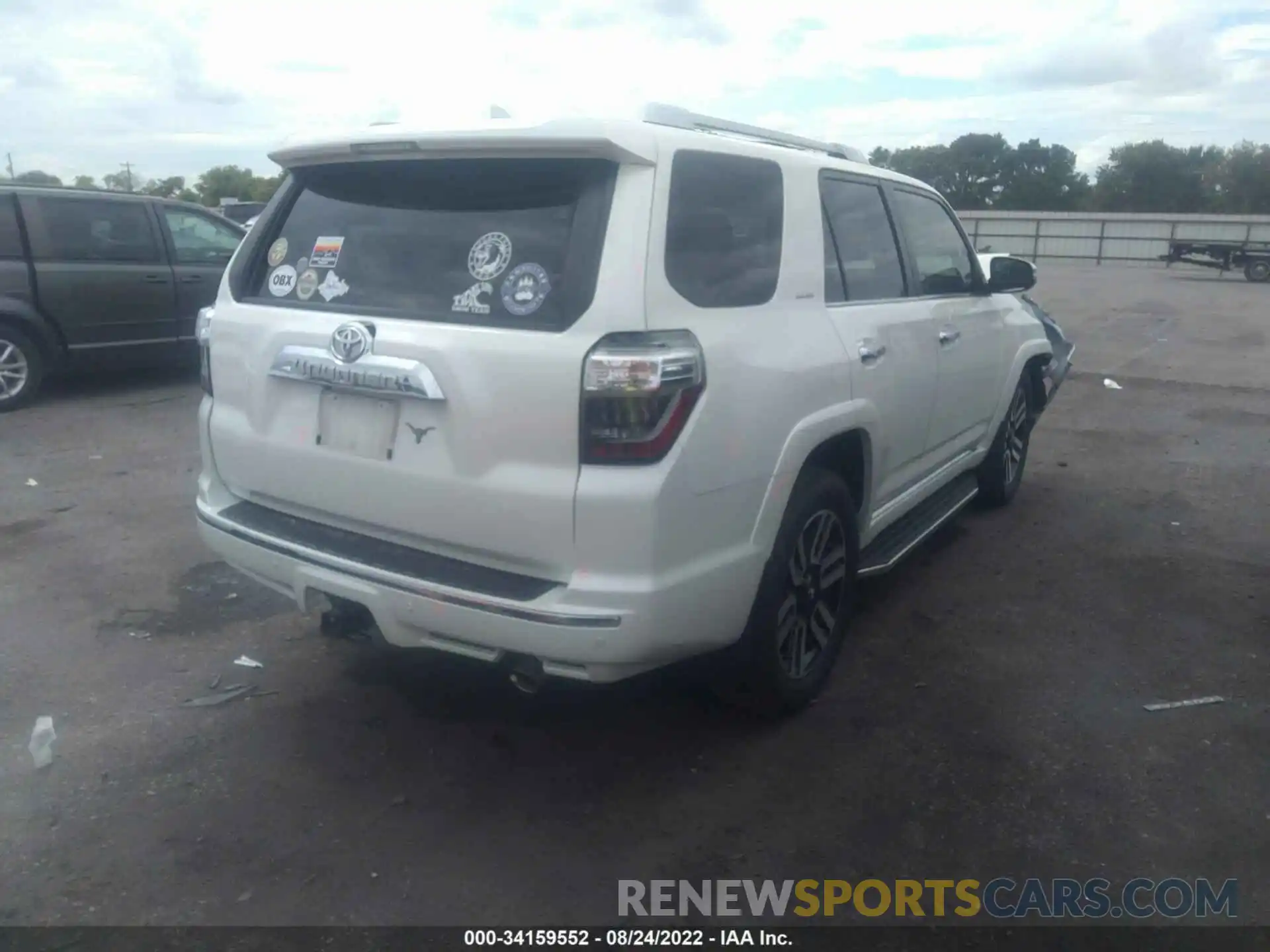 4 Photograph of a damaged car JTEZU5JR2K5192657 TOYOTA 4RUNNER 2019