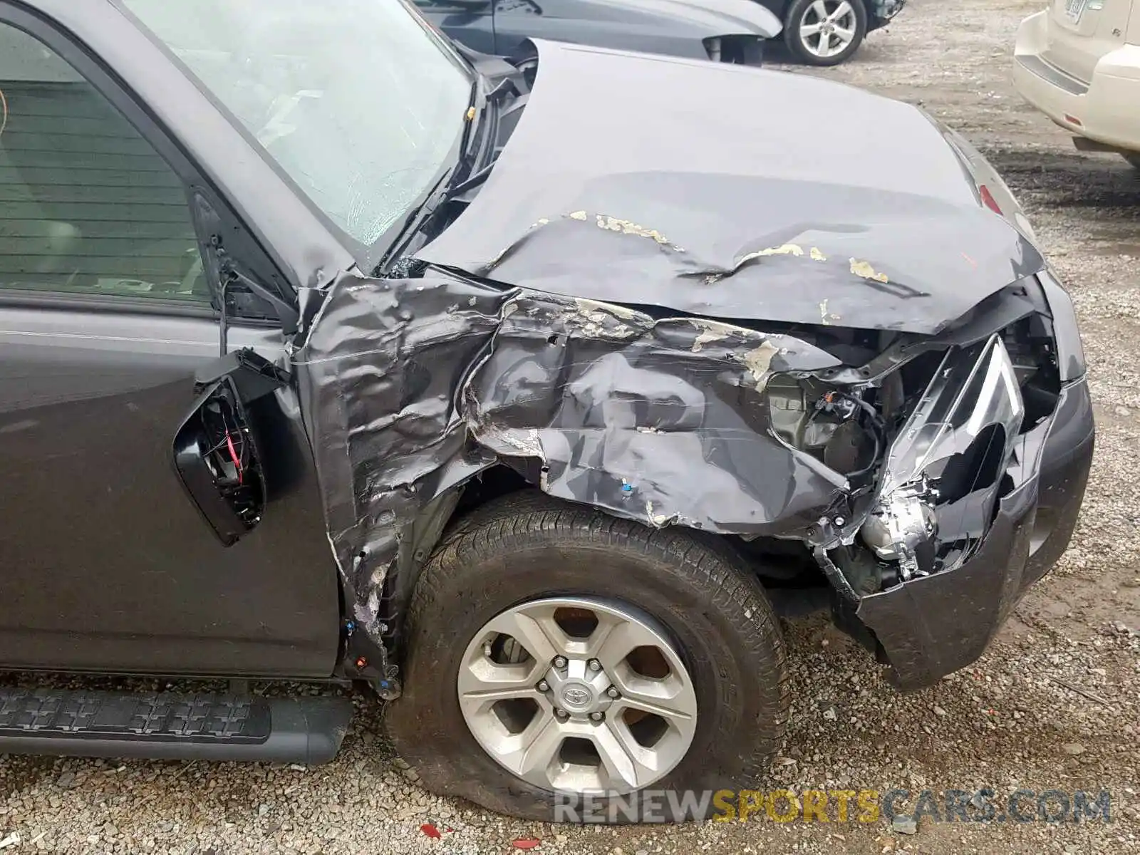 9 Photograph of a damaged car JTEZU5JR2K5194327 TOYOTA 4RUNNER 2019