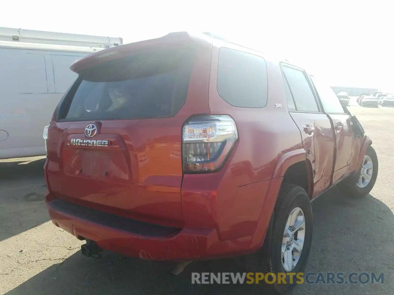 4 Photograph of a damaged car JTEZU5JR2K5197471 TOYOTA 4RUNNER 2019