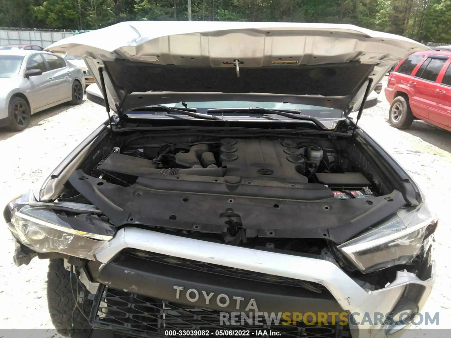 10 Photograph of a damaged car JTEZU5JR2K5198099 TOYOTA 4RUNNER 2019