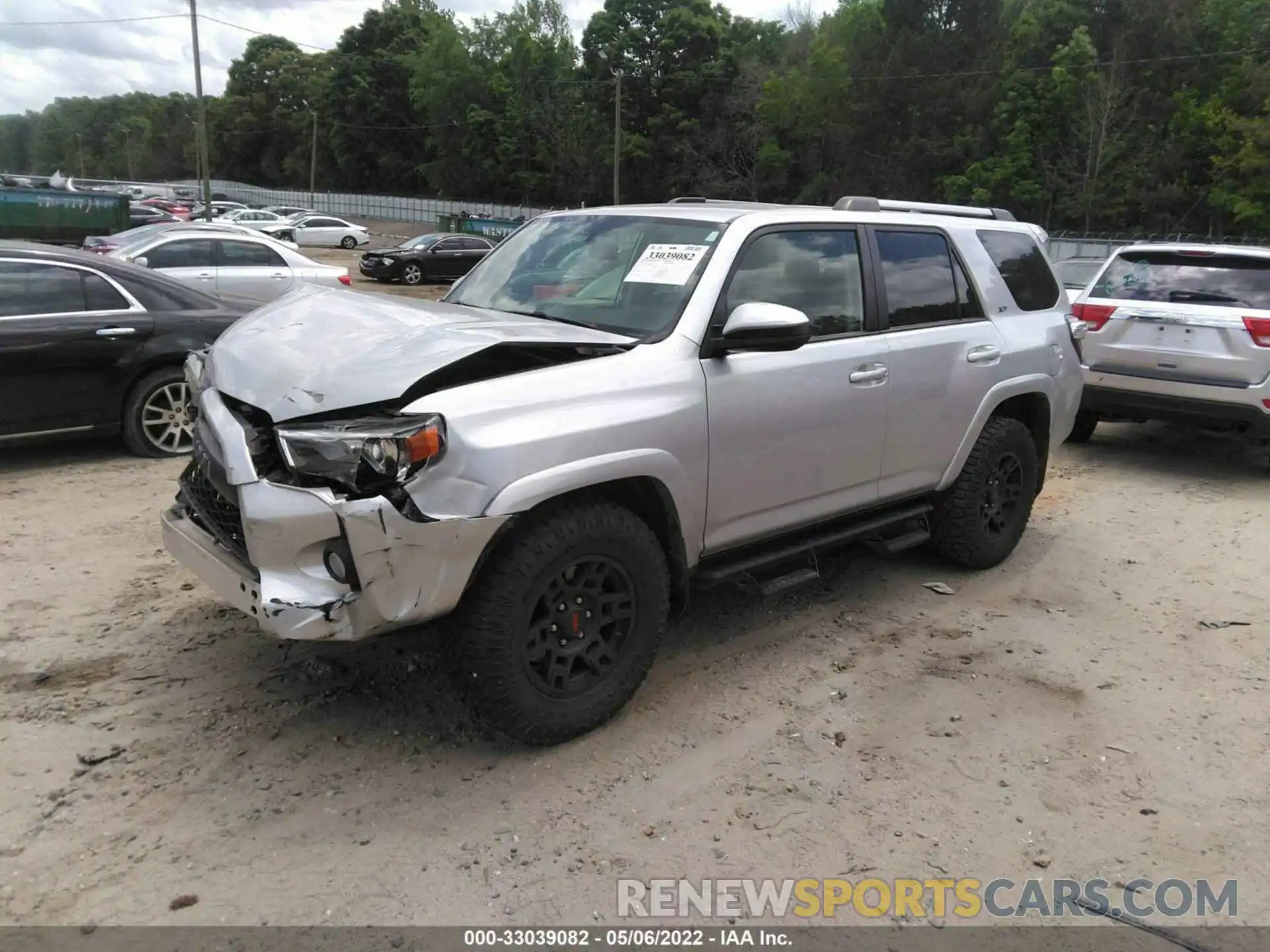 2 Photograph of a damaged car JTEZU5JR2K5198099 TOYOTA 4RUNNER 2019