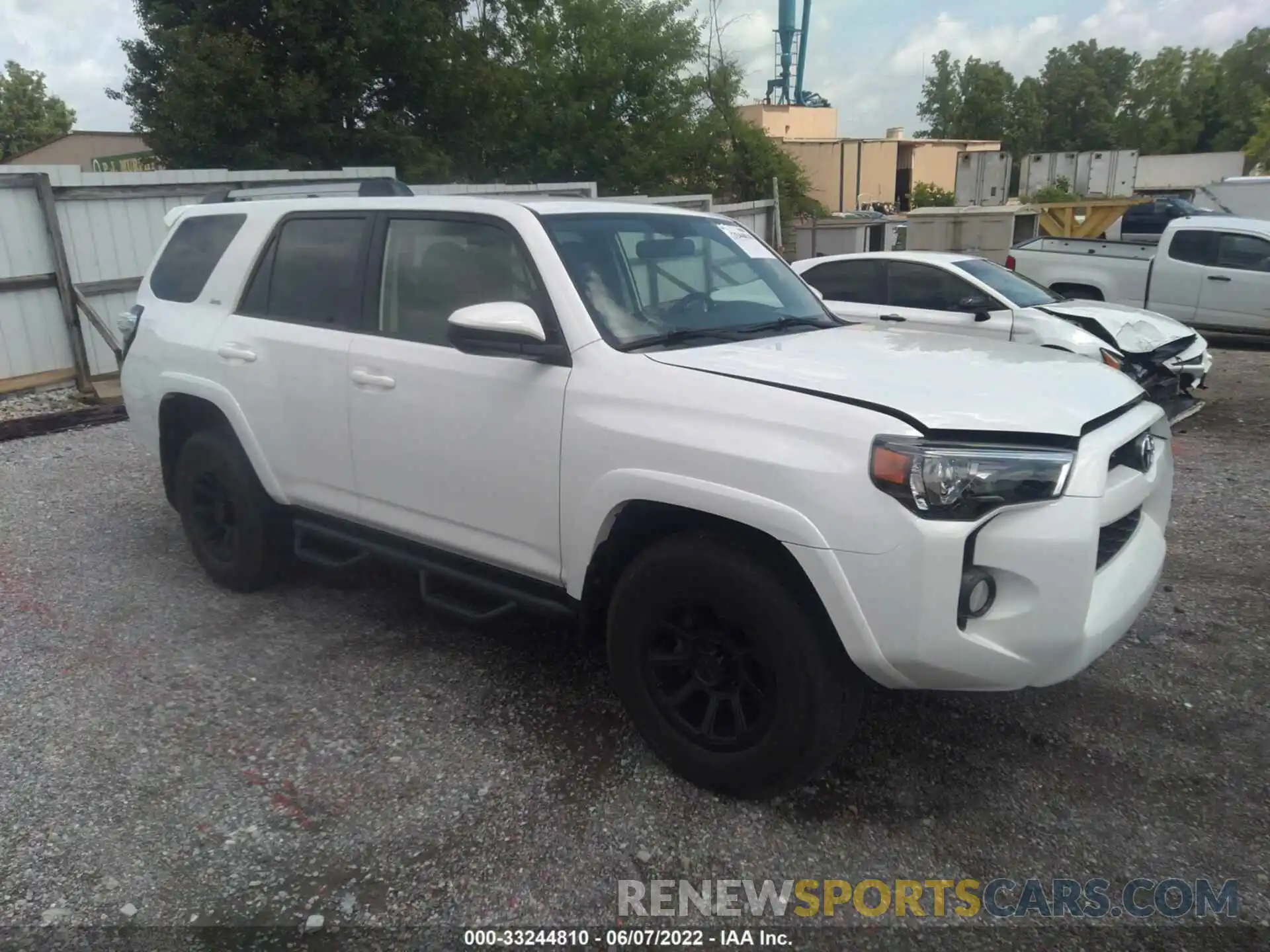 1 Photograph of a damaged car JTEZU5JR2K5198670 TOYOTA 4RUNNER 2019