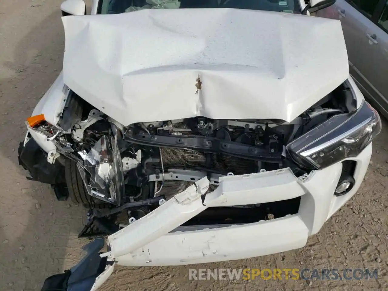 7 Photograph of a damaged car JTEZU5JR2K5199124 TOYOTA 4RUNNER 2019