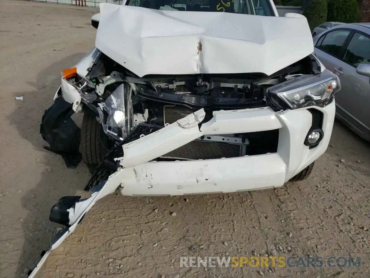 9 Photograph of a damaged car JTEZU5JR2K5199124 TOYOTA 4RUNNER 2019