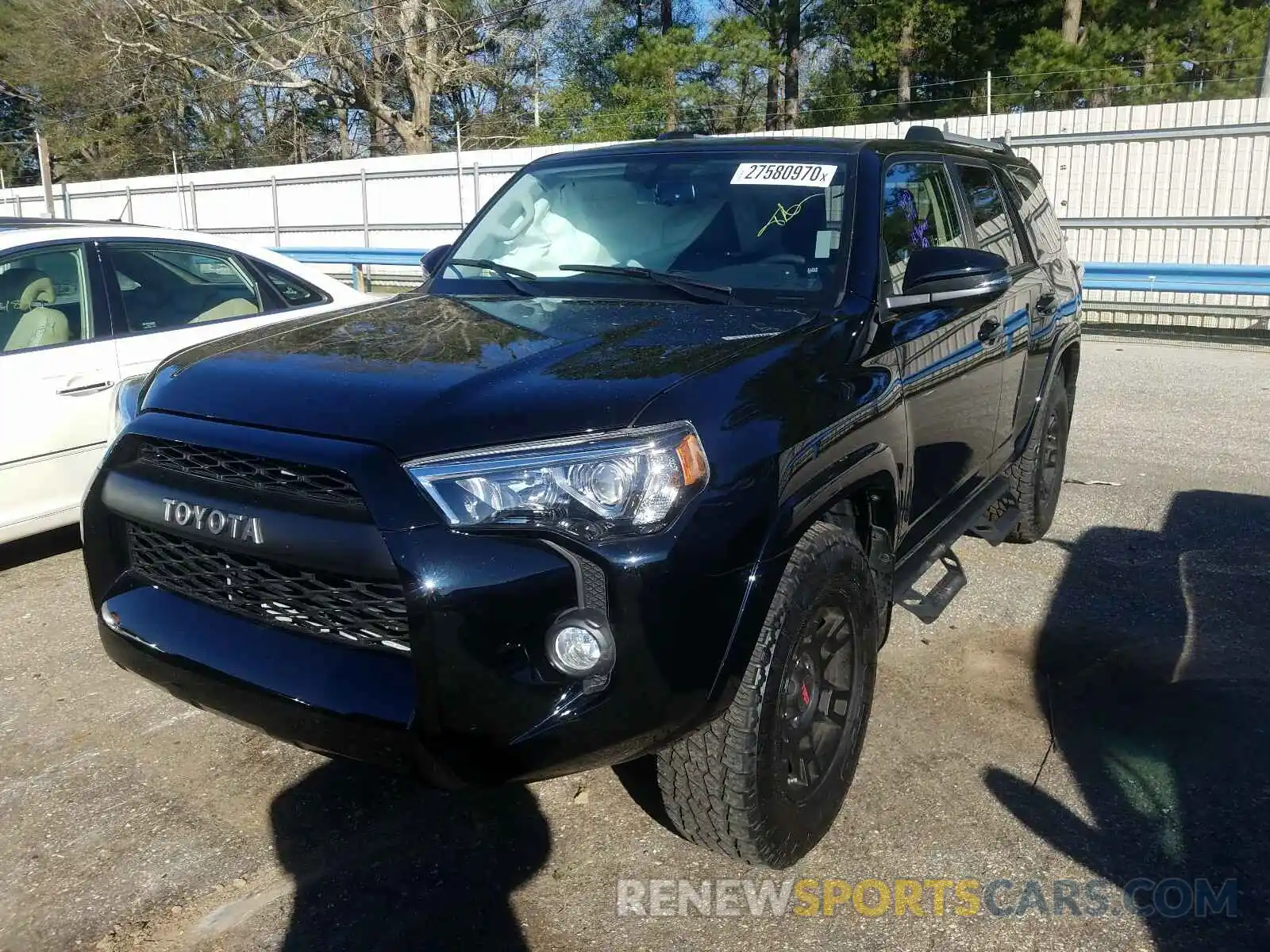 2 Фотография поврежденного автомобиля JTEZU5JR2K5201857 TOYOTA 4RUNNER 2019