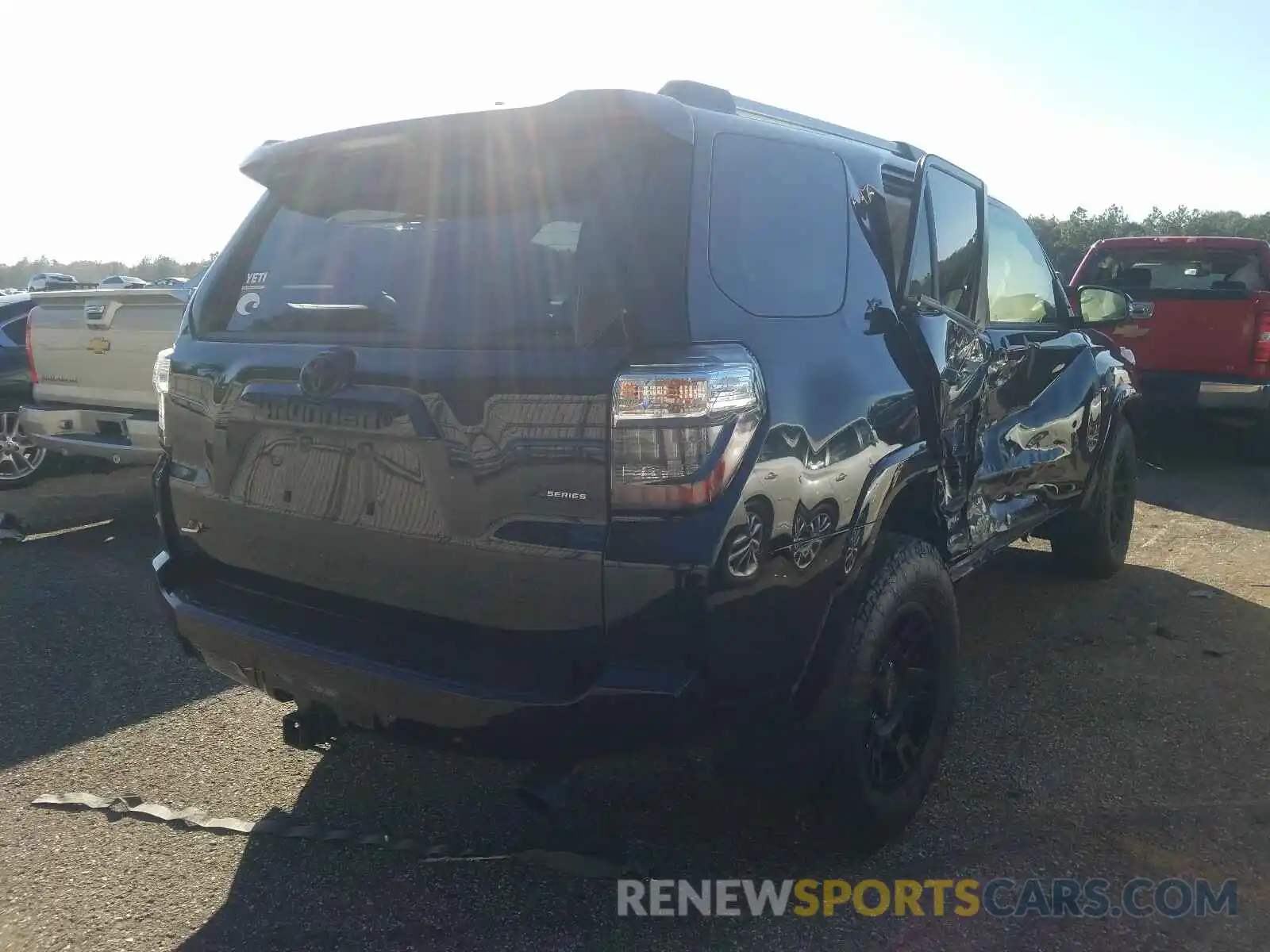 4 Photograph of a damaged car JTEZU5JR2K5201857 TOYOTA 4RUNNER 2019