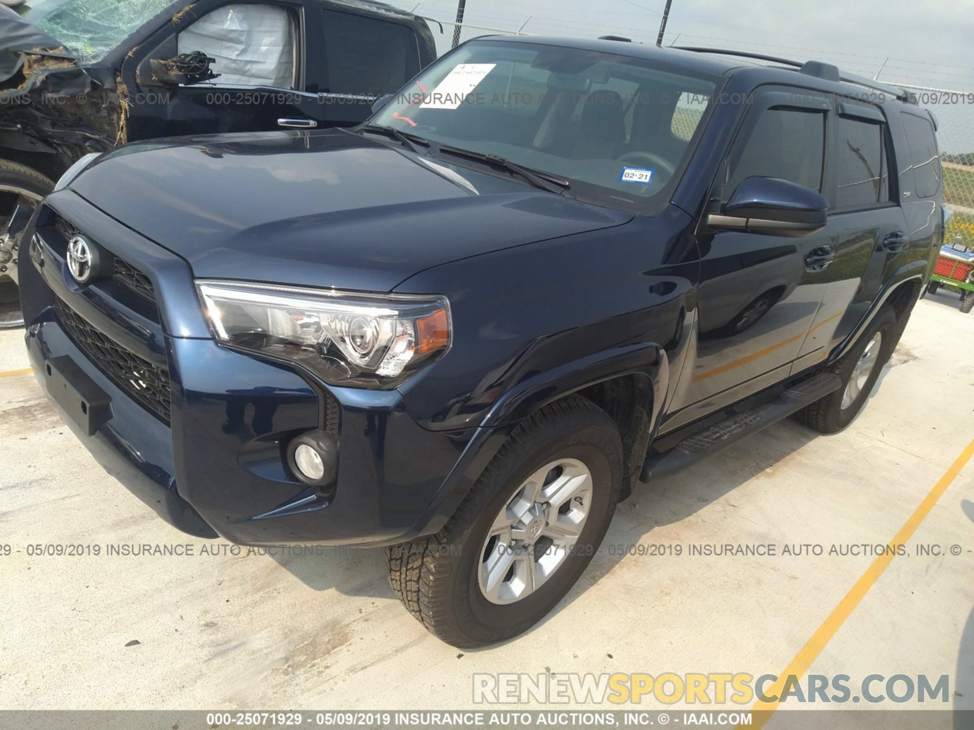 2 Фотография поврежденного автомобиля JTEZU5JR2K5202166 TOYOTA 4RUNNER 2019