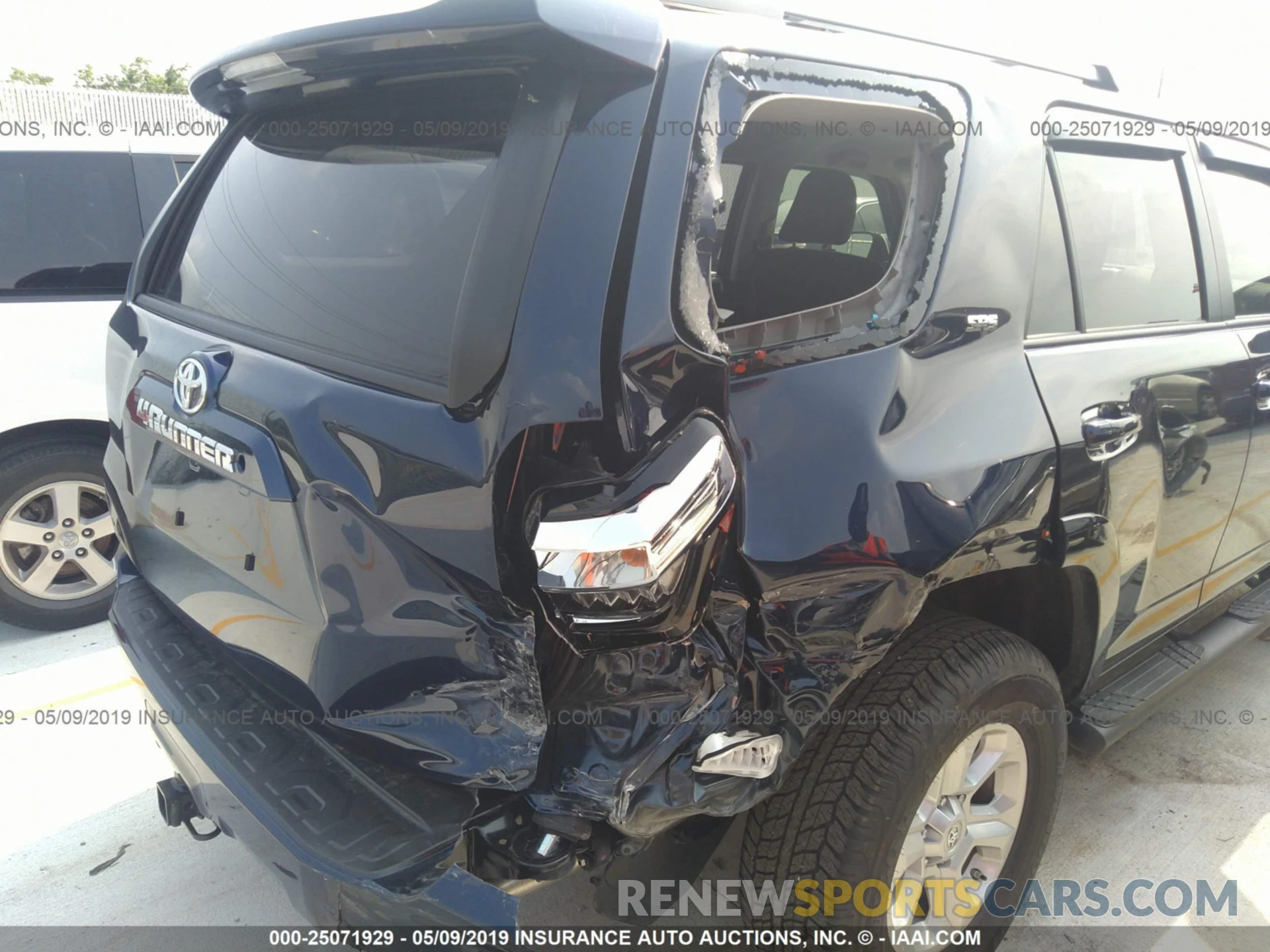 6 Photograph of a damaged car JTEZU5JR2K5202166 TOYOTA 4RUNNER 2019