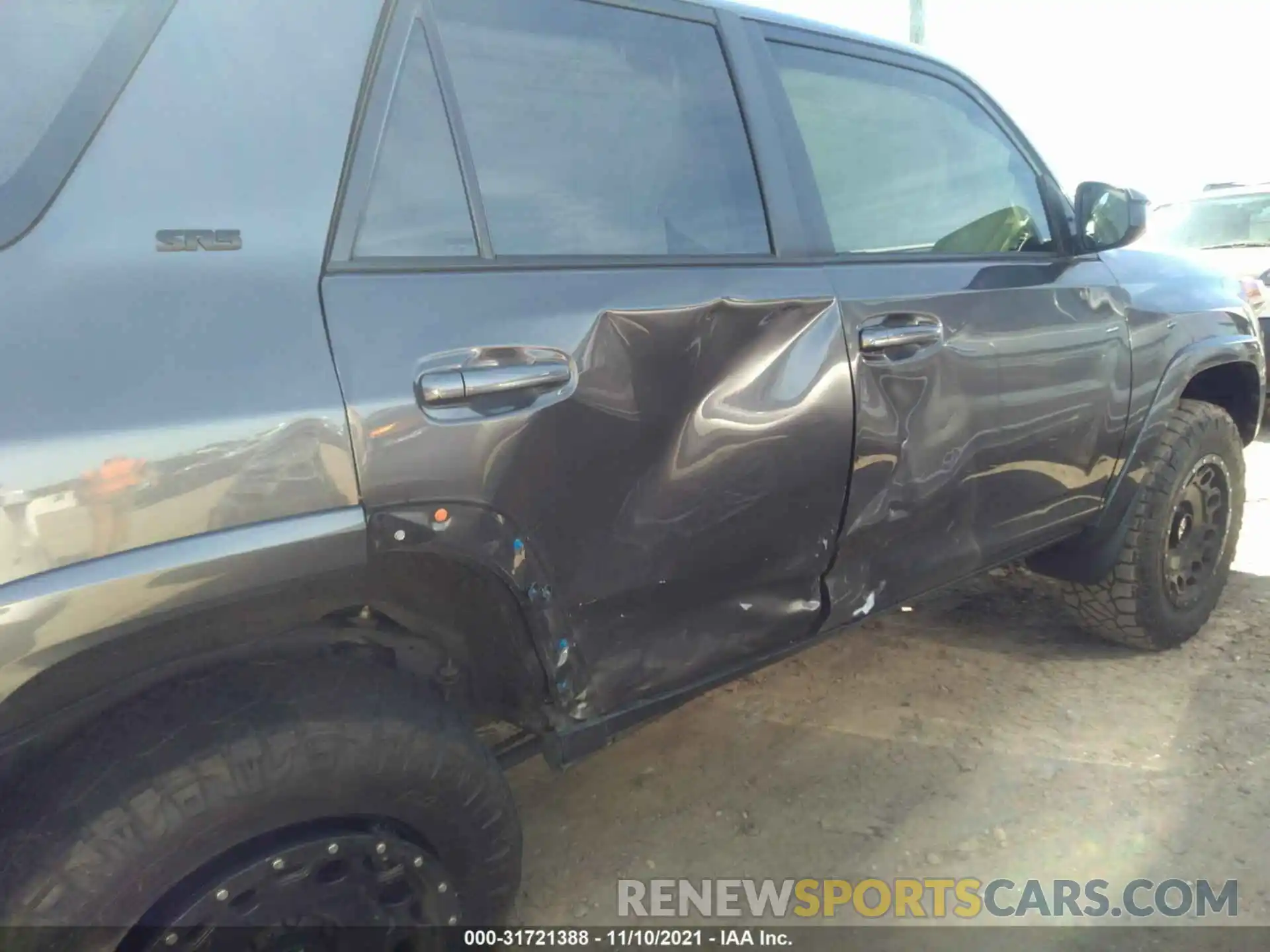 6 Photograph of a damaged car JTEZU5JR2K5202684 TOYOTA 4RUNNER 2019