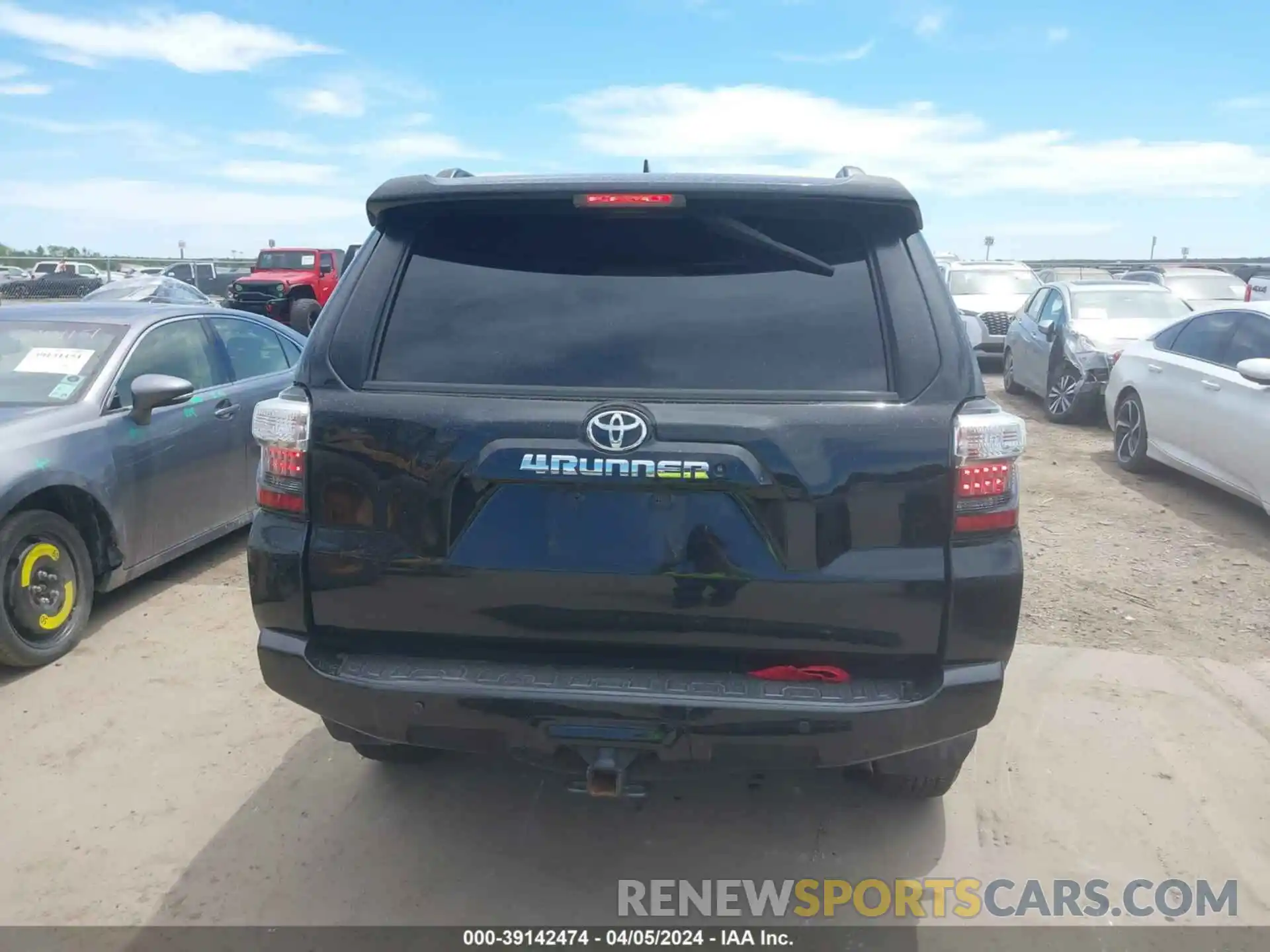 16 Photograph of a damaged car JTEZU5JR2K5203494 TOYOTA 4RUNNER 2019